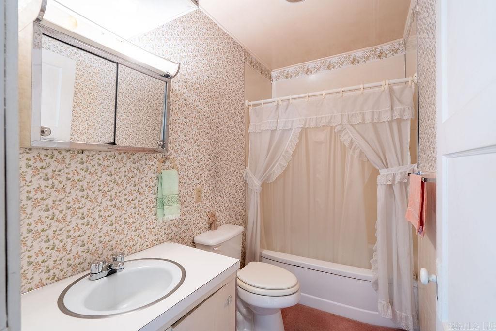 404 W Curran Street Property Photo 33