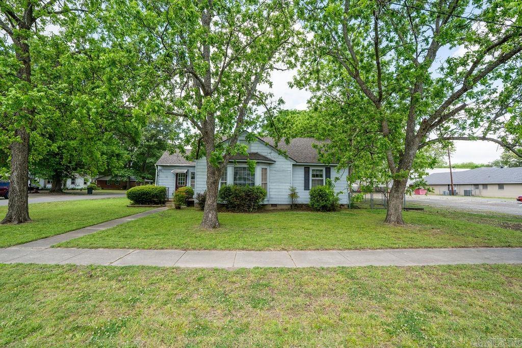 404 W Curran Street Property Photo 43