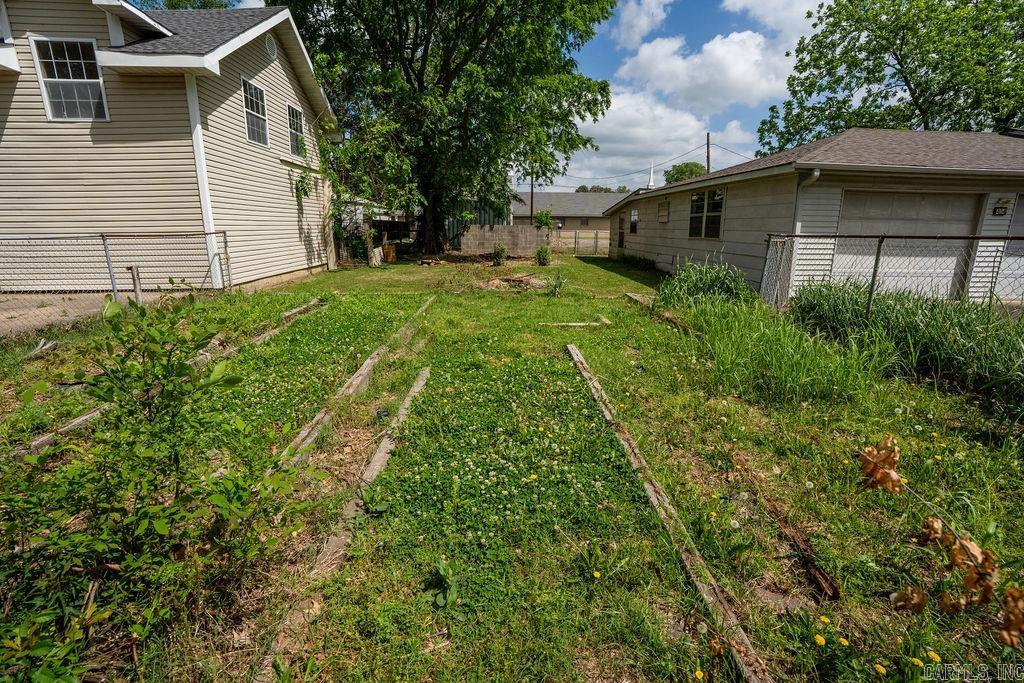 404 W Curran Street Property Photo 45