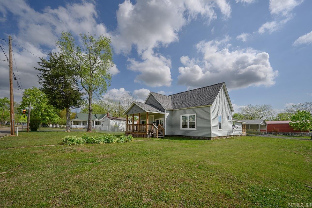 300 Reine Street Property Photo 3