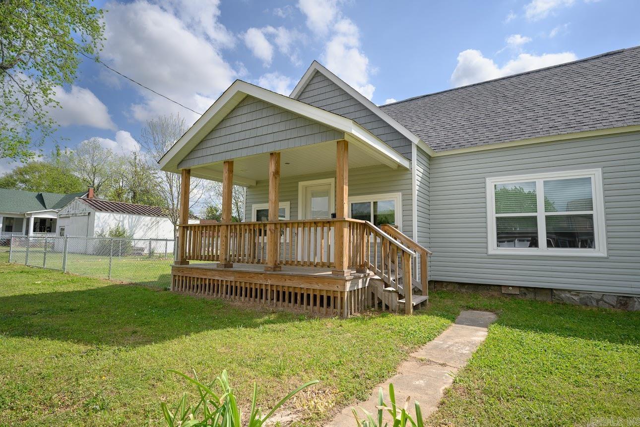 300 Reine Street Property Photo 6