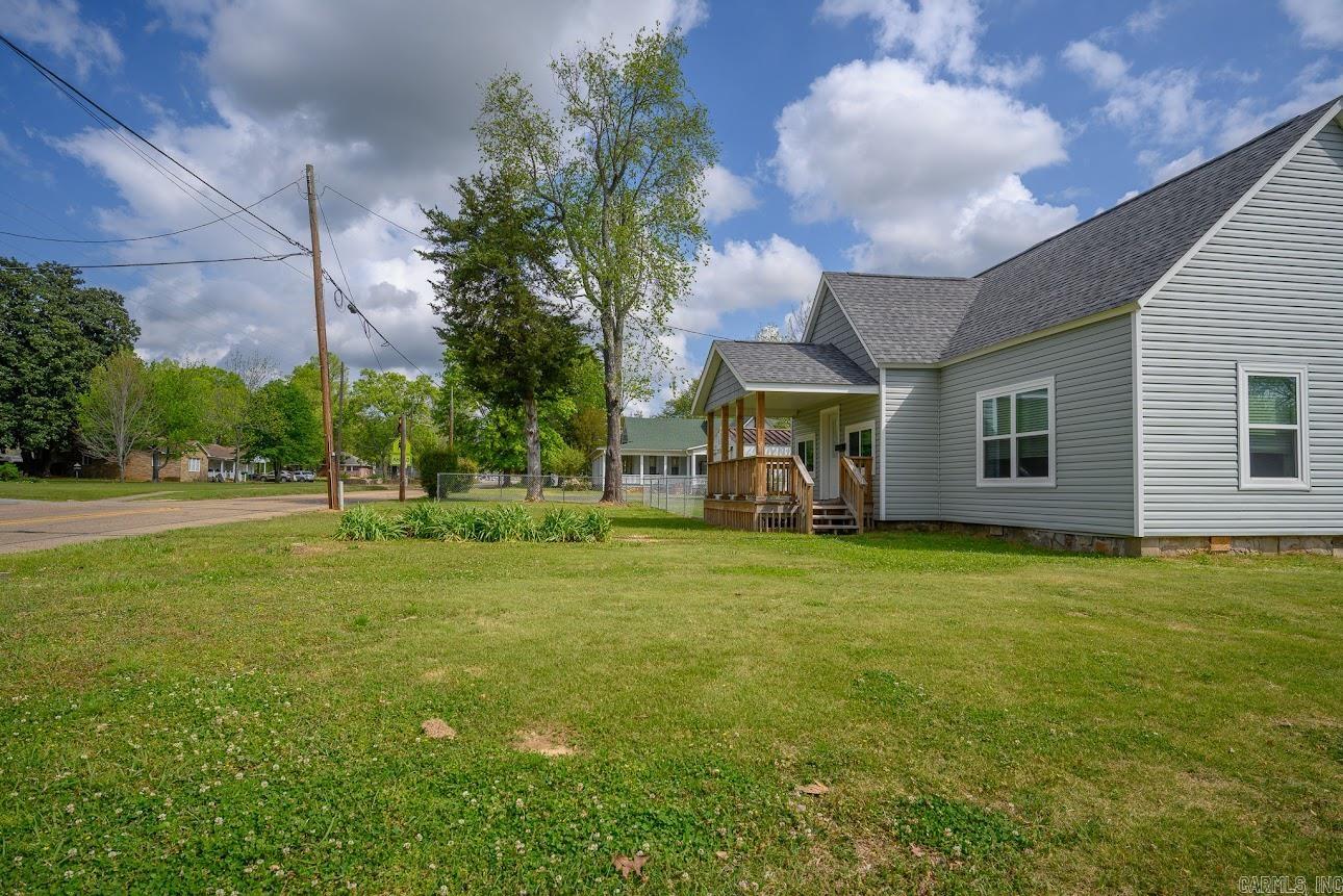 300 Reine Street Property Photo 7