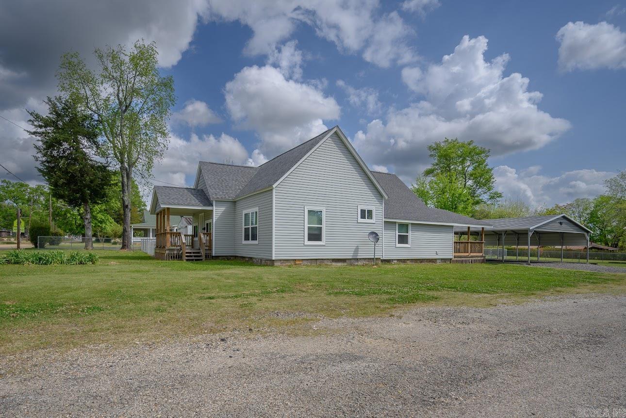 300 Reine Street Property Photo 8