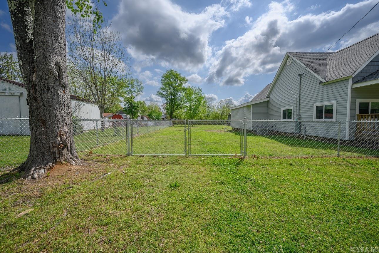 300 Reine Street Property Photo 10