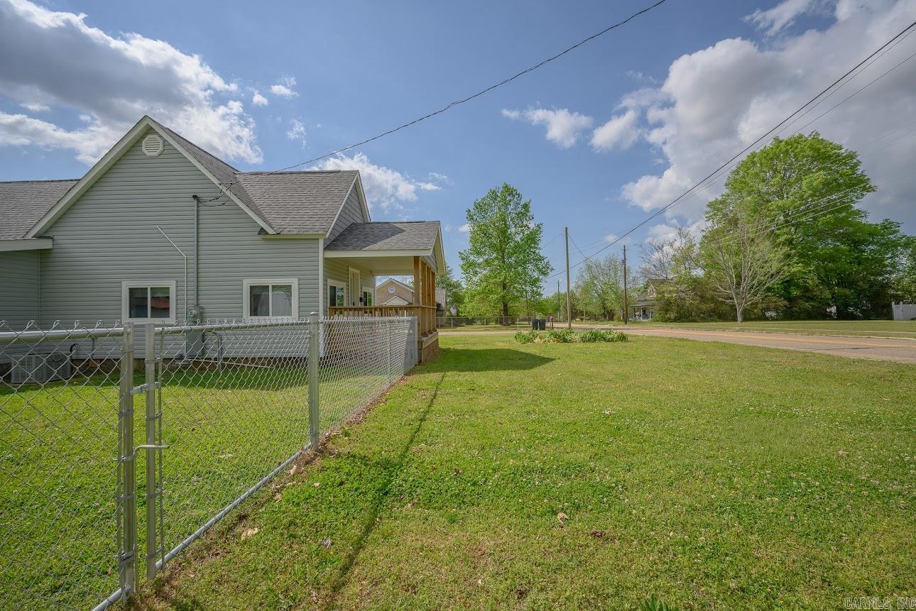 300 Reine Street Property Photo 11