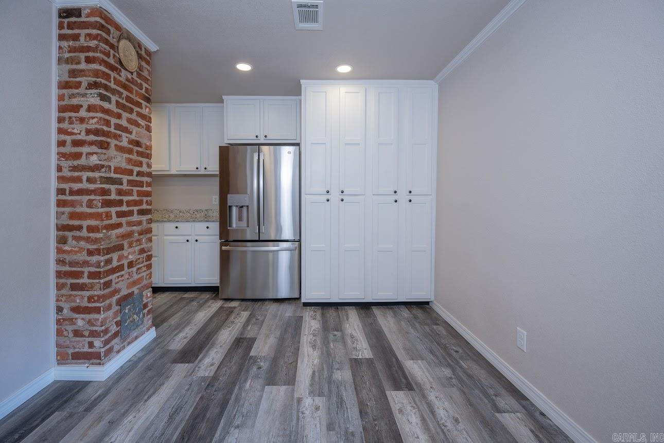 300 Reine Street Property Photo 36