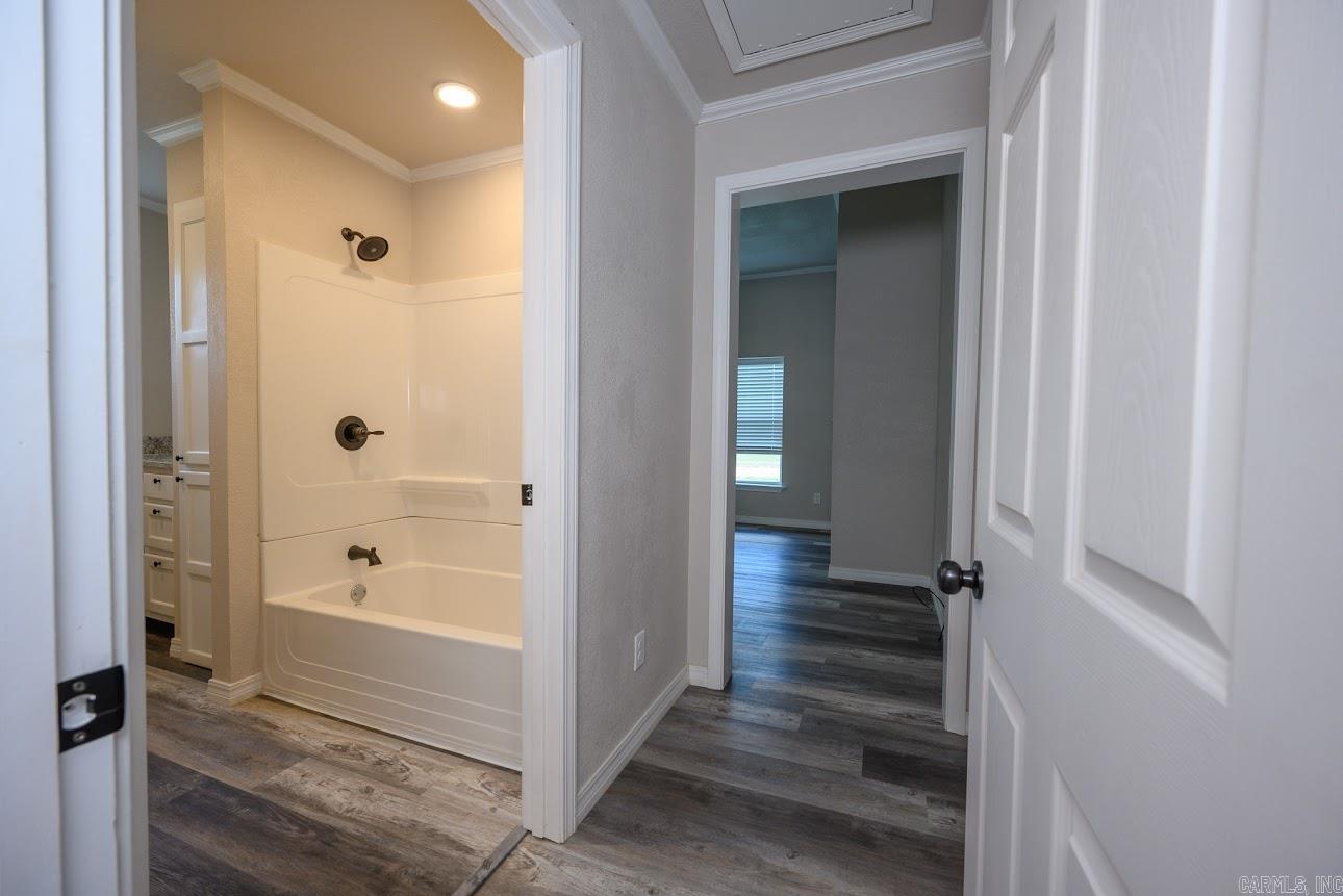 300 Reine Street Property Photo 43