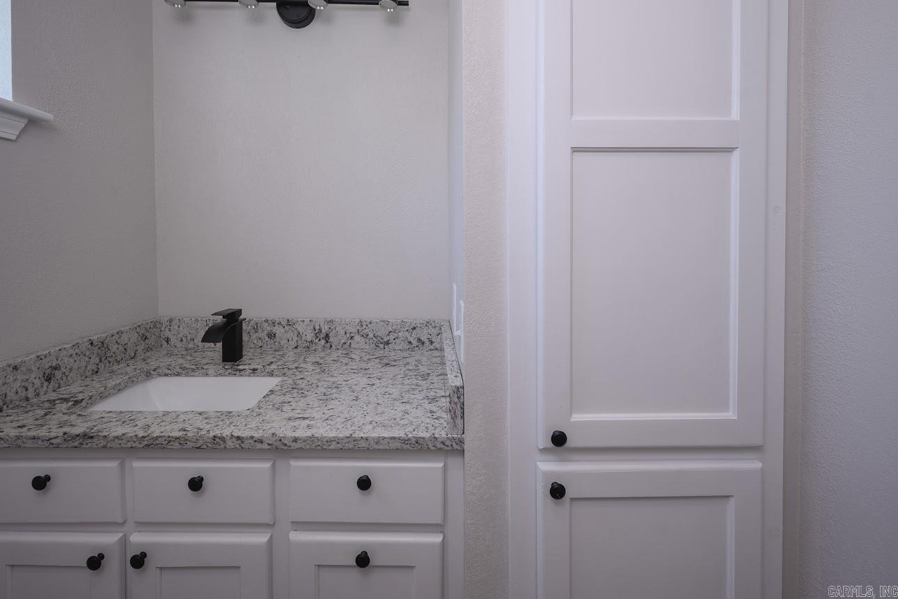 300 Reine Street Property Photo 45