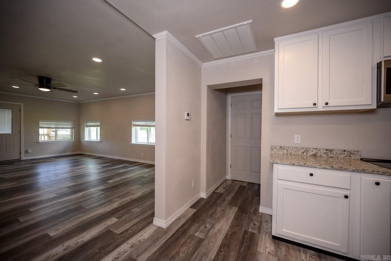 300 Reine Street Property Photo 49