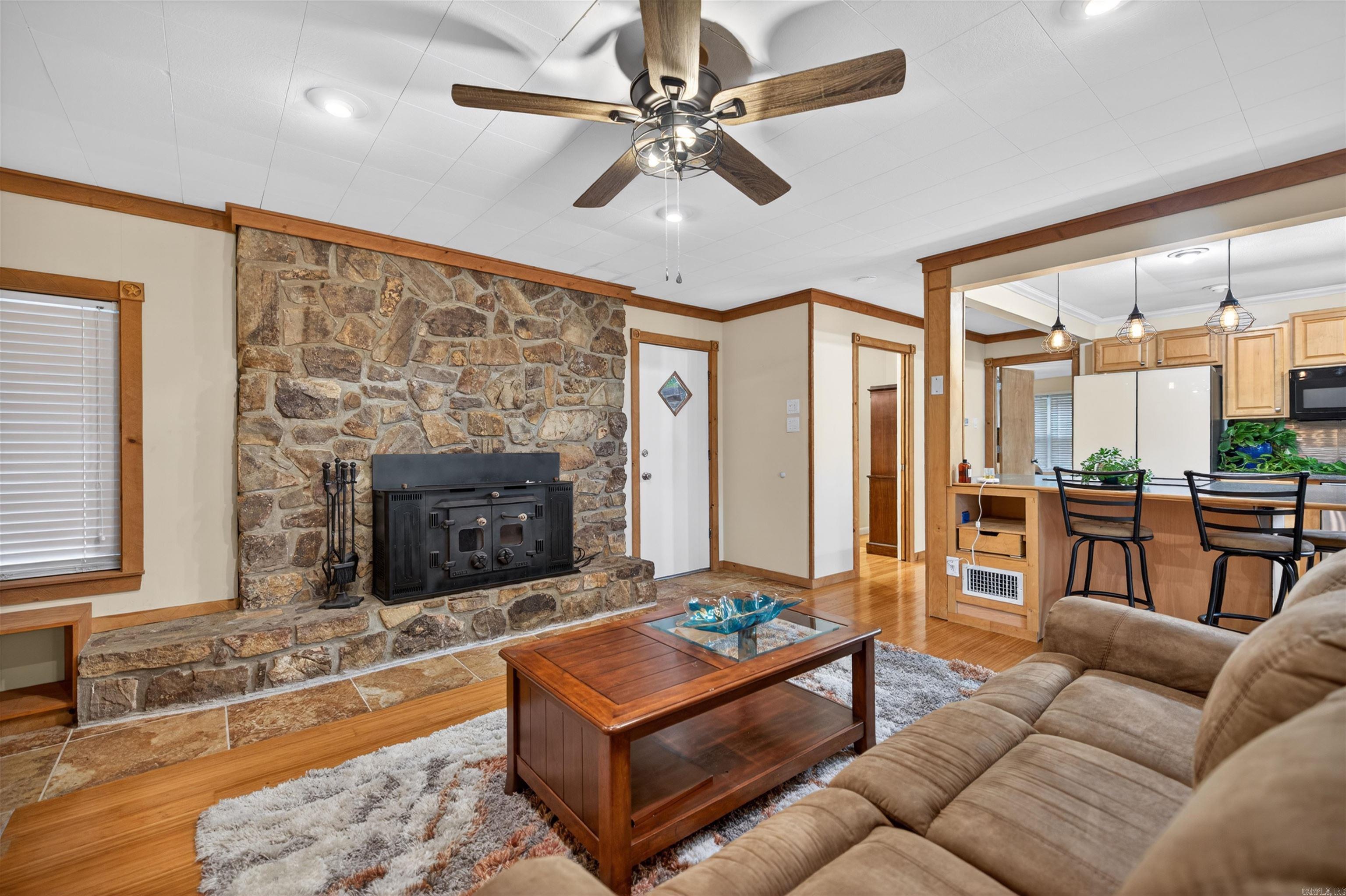 108 Catherine Crest Property Photo 4