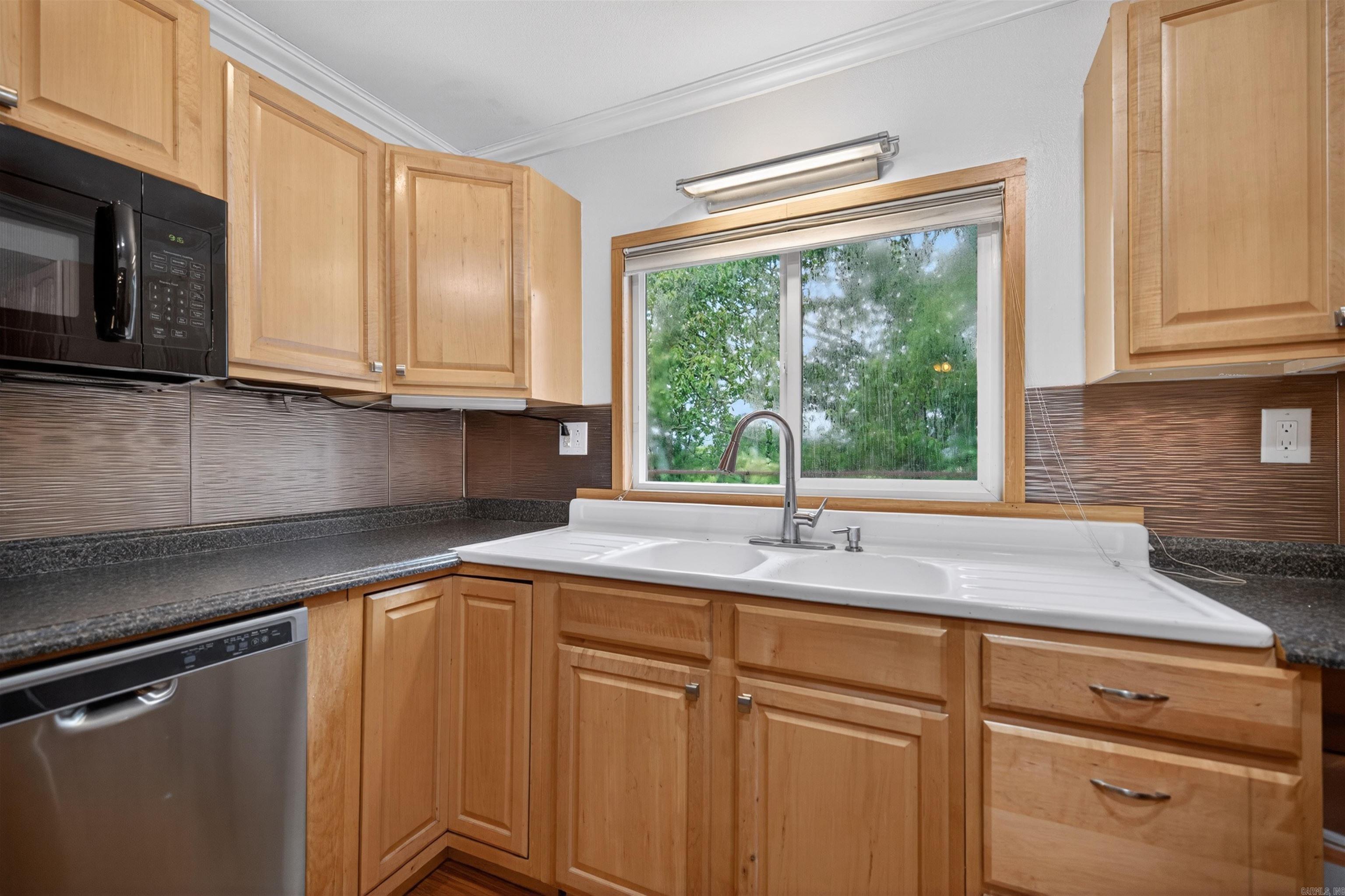 108 Catherine Crest Property Photo 13