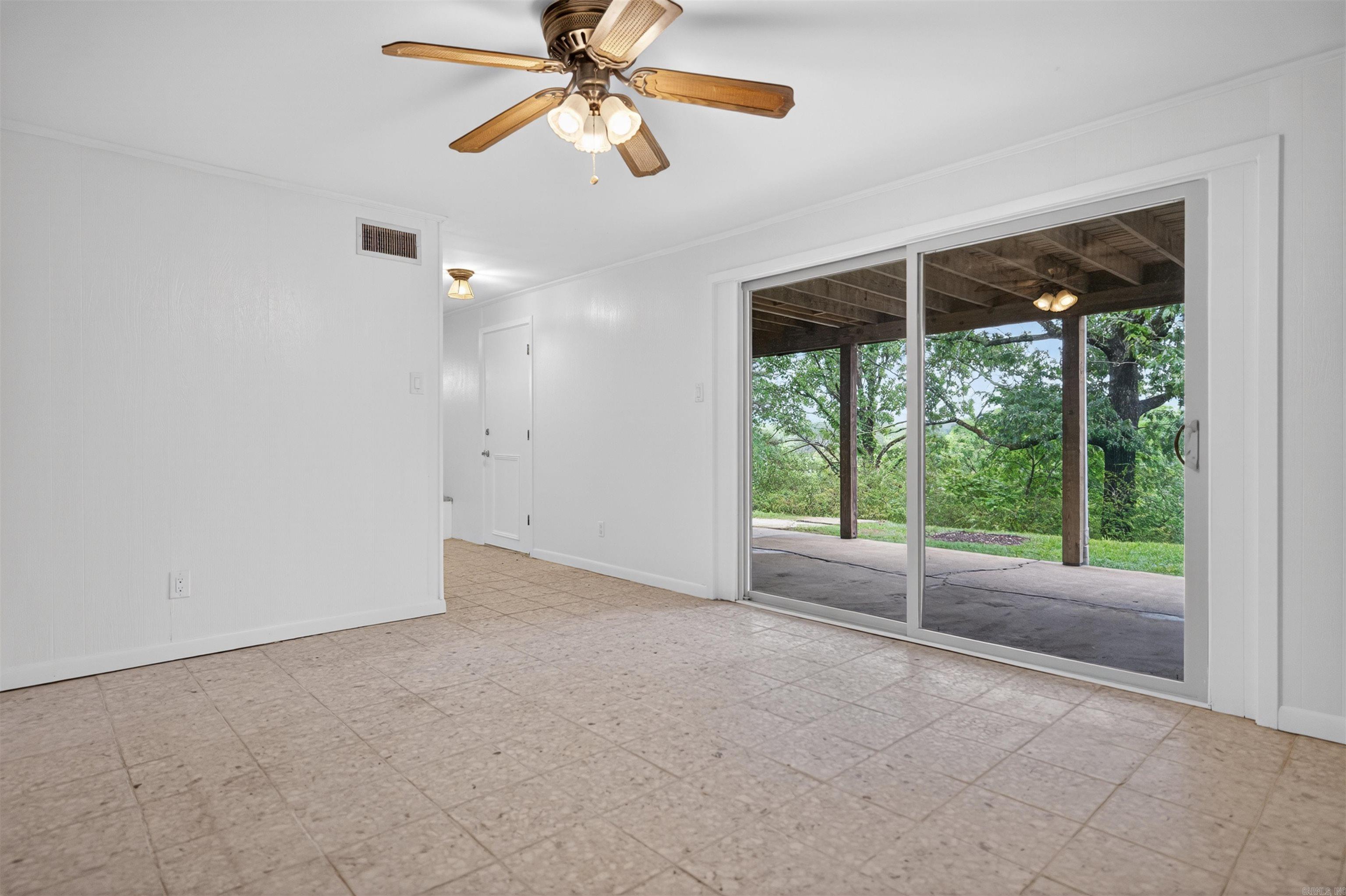 108 Catherine Crest Property Photo 34