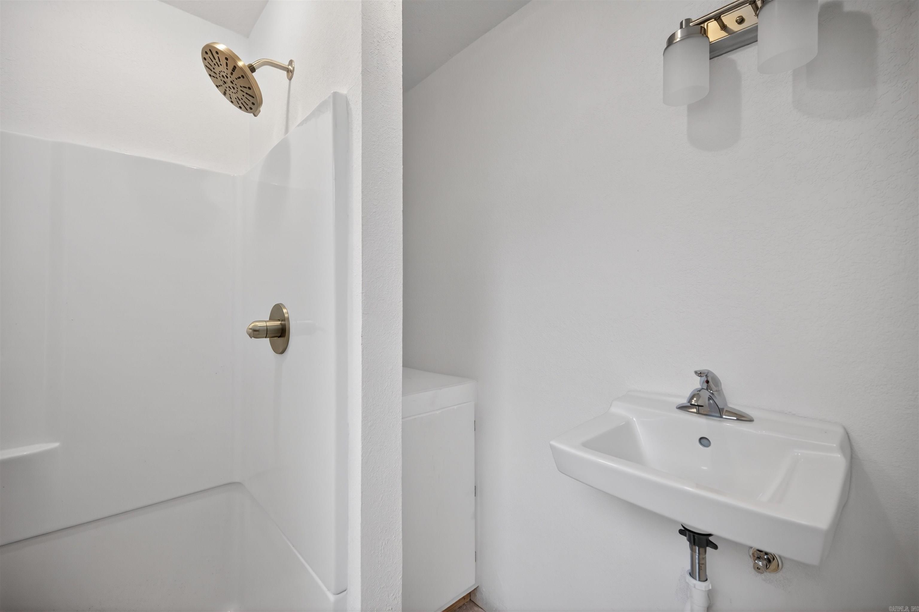 108 Catherine Crest Property Photo 39
