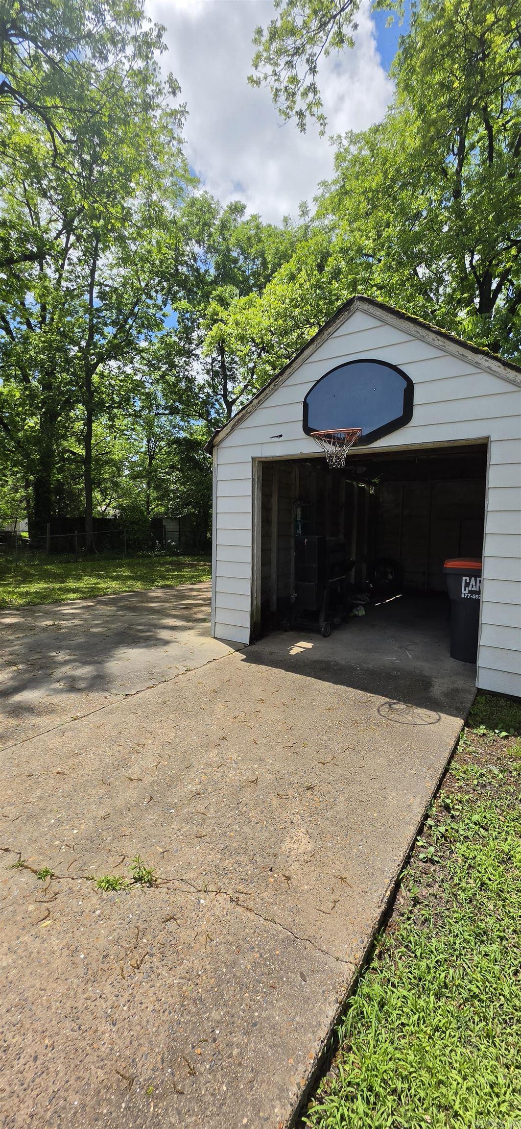 1818 S Olive Street Property Photo 3