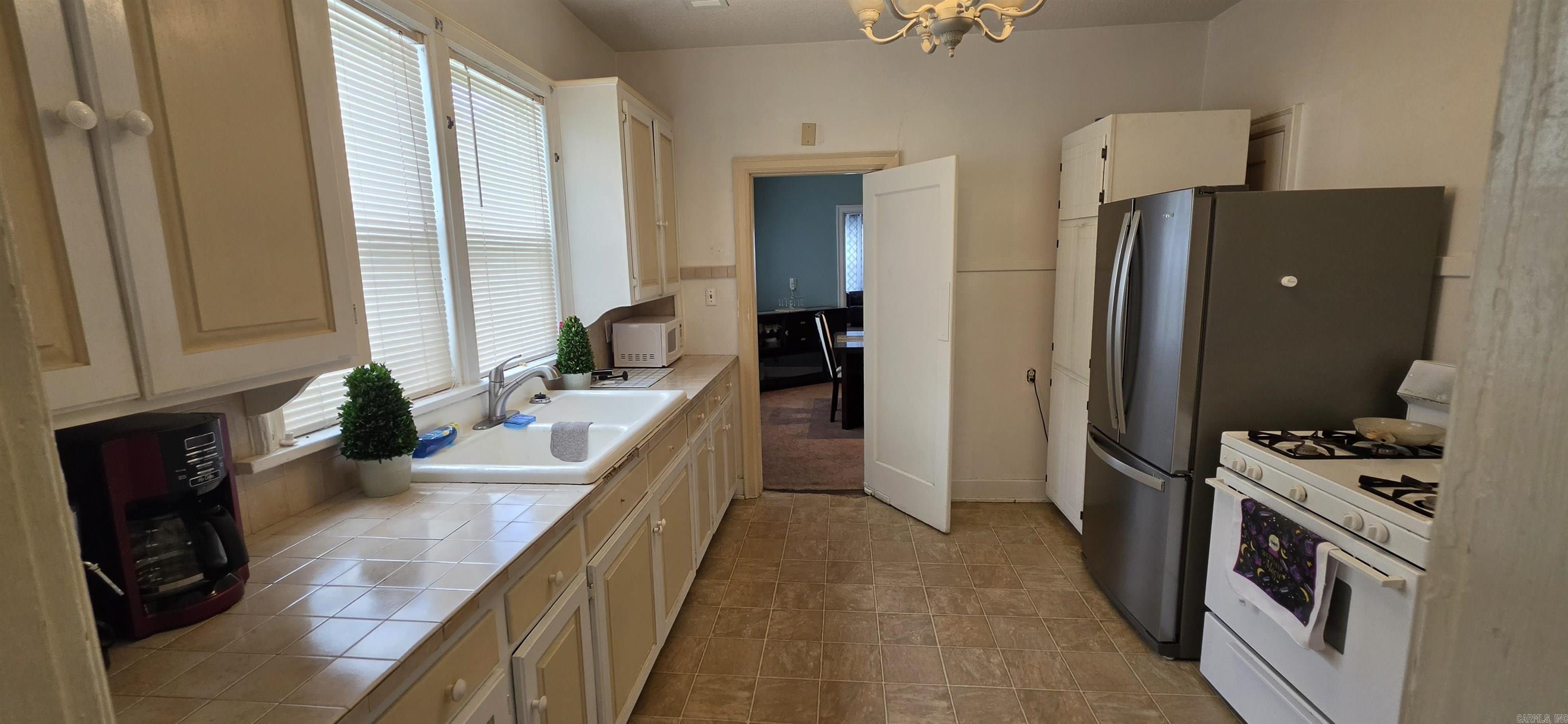 1818 S Olive Street Property Photo 5