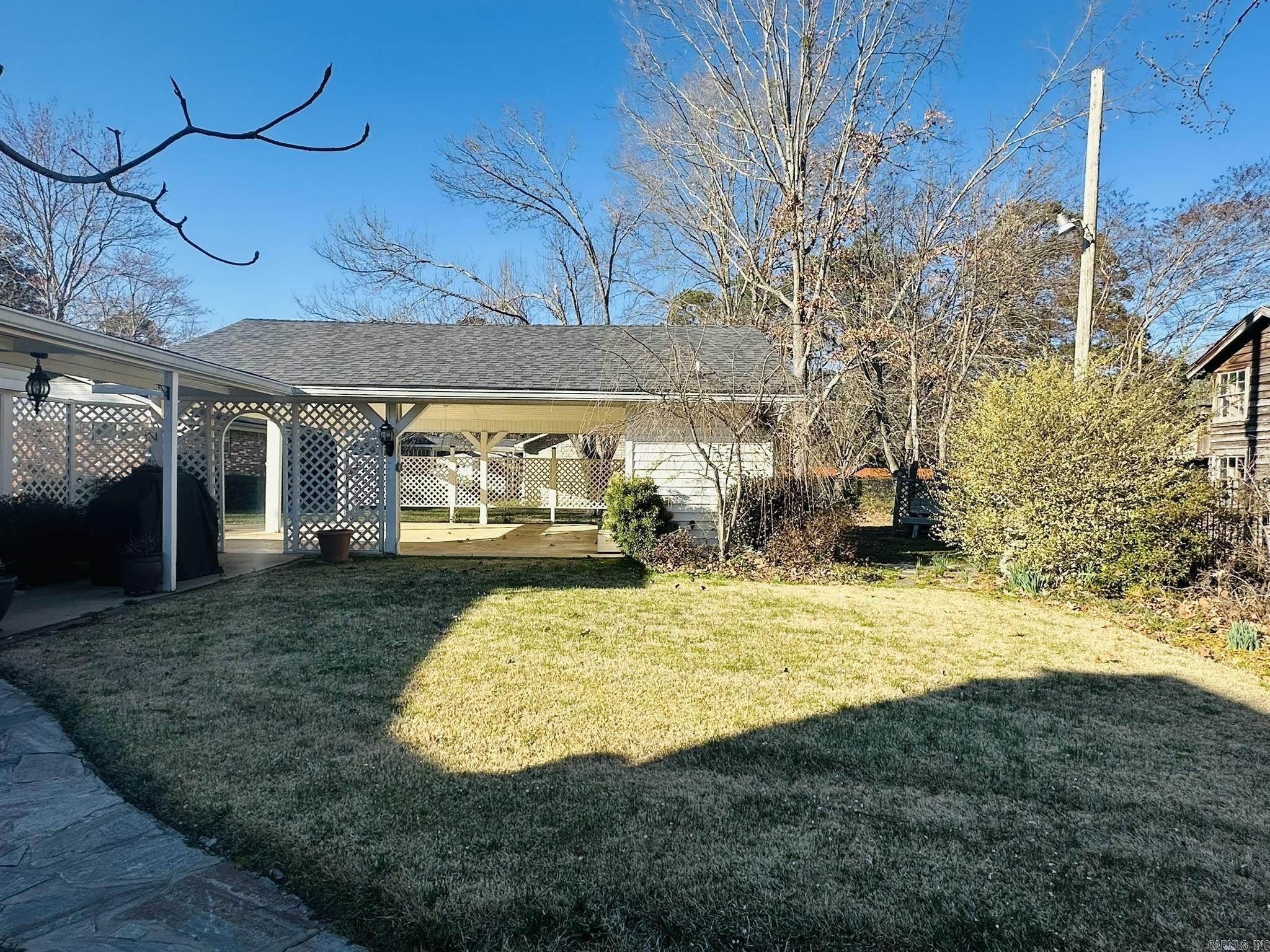 607 S Cherry St Property Photo 4