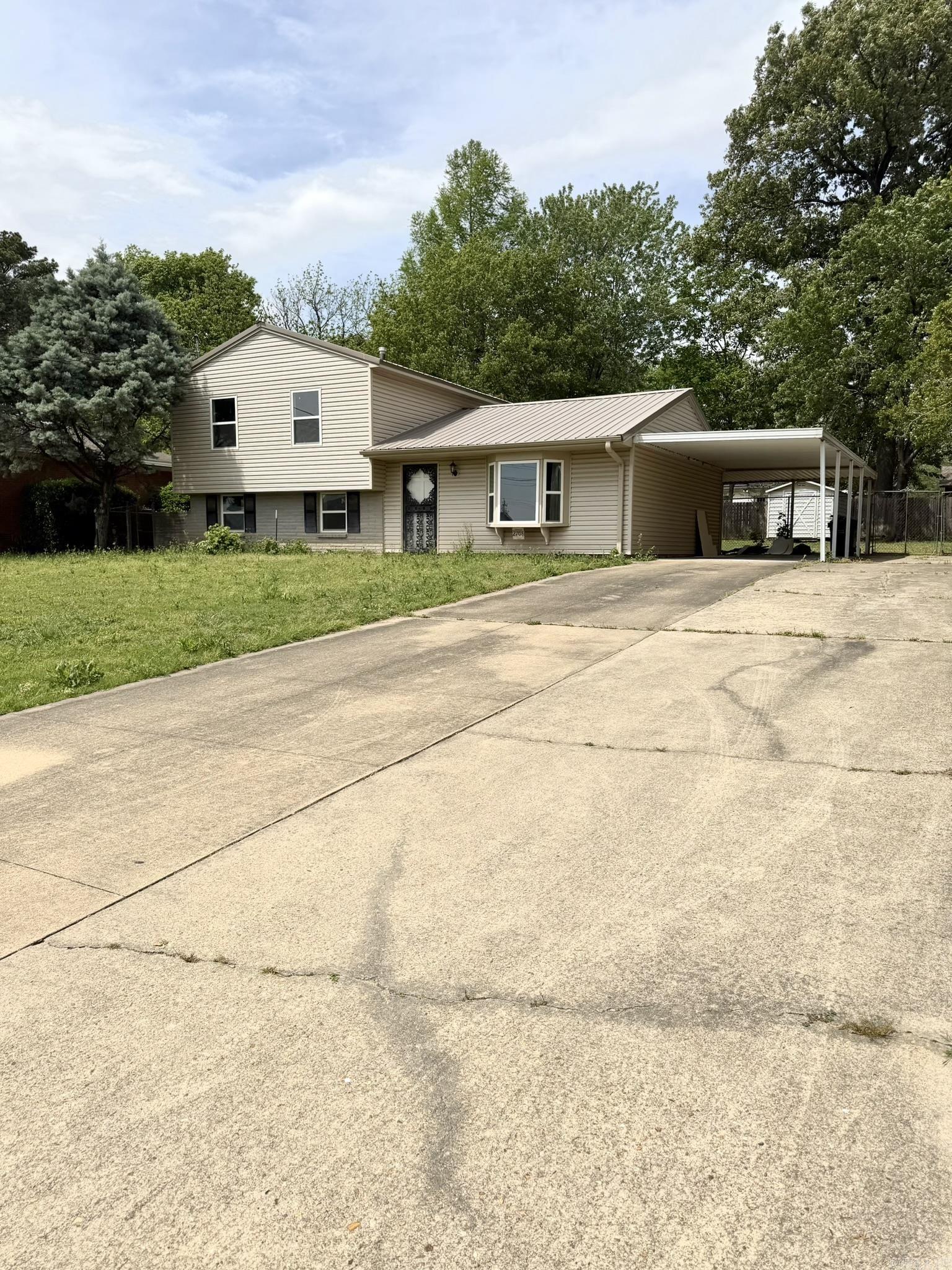 2708 Noble Drive Property Photo 2