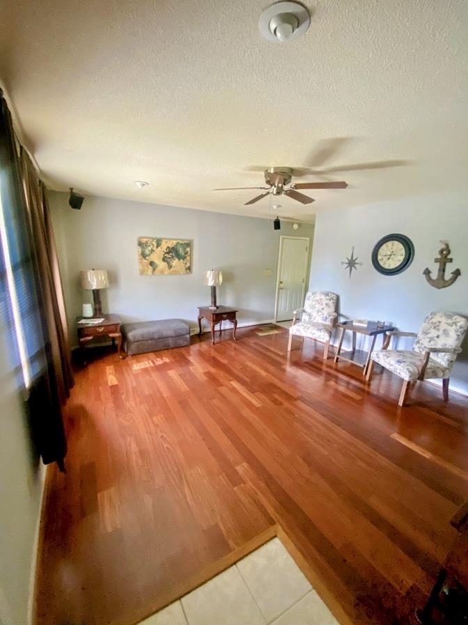 35 E Lakeshore Property Photo 2