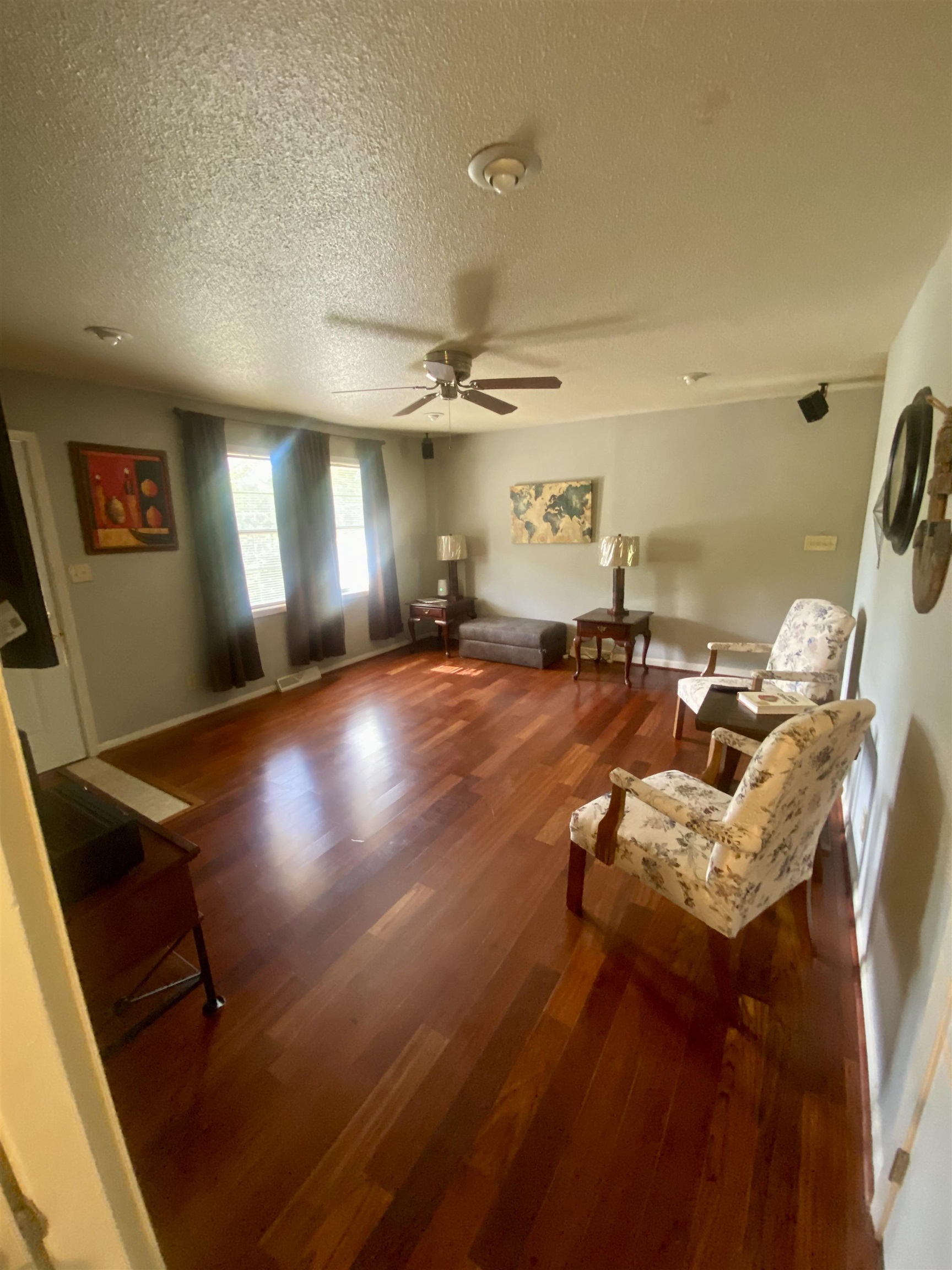 35 E Lakeshore Property Photo 3