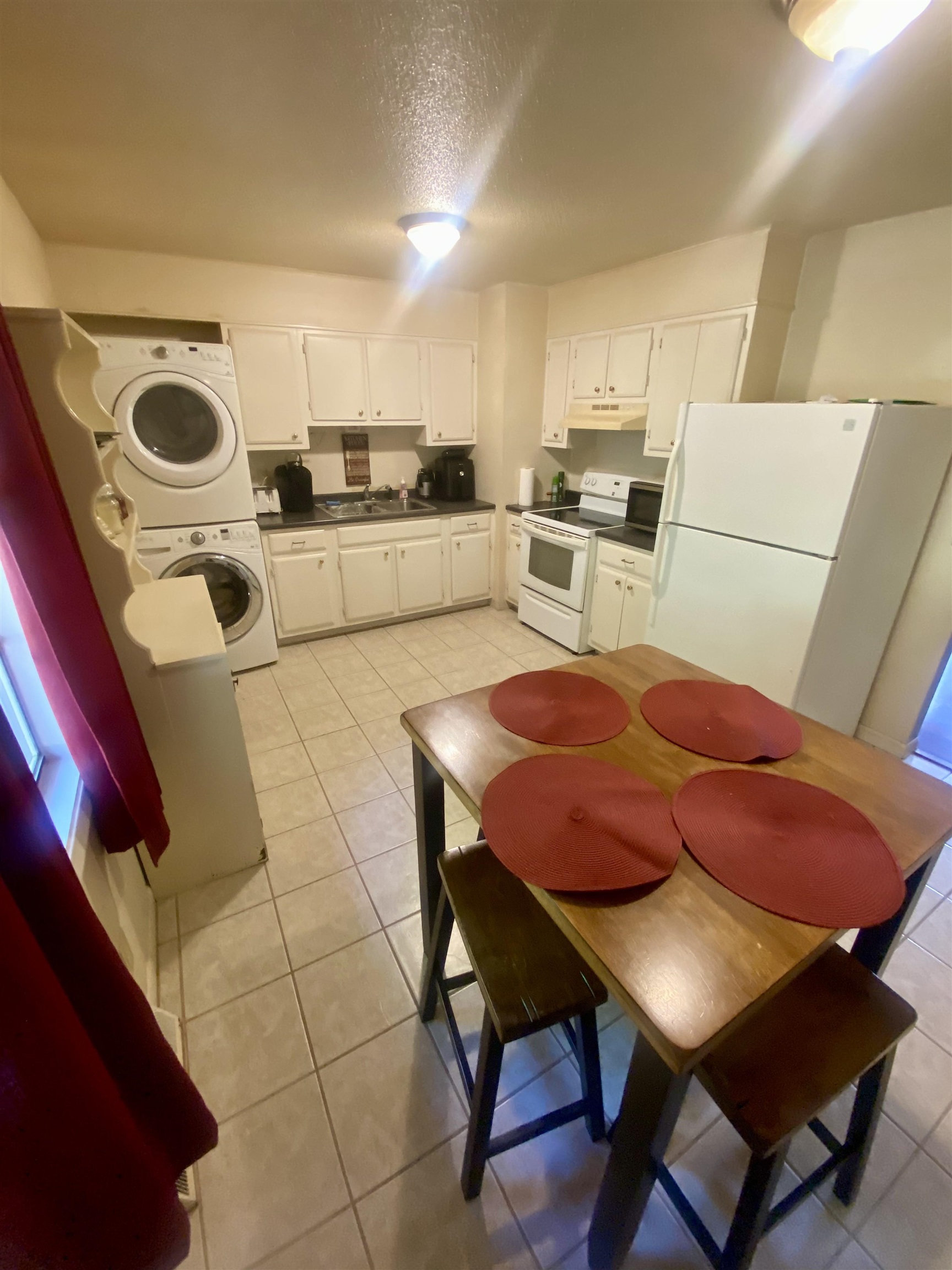 35 E Lakeshore Property Photo 6