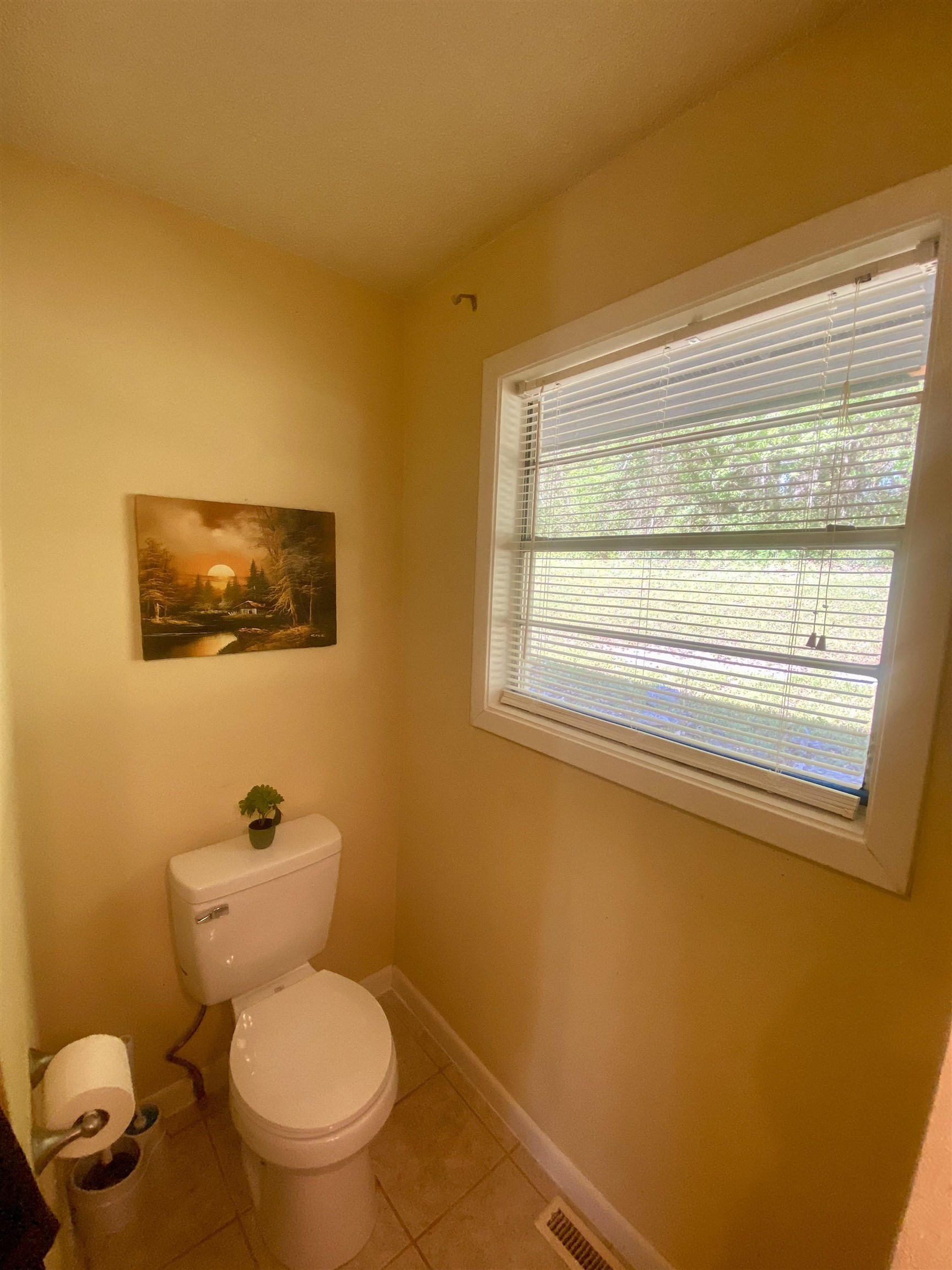 35 E Lakeshore Property Photo 11