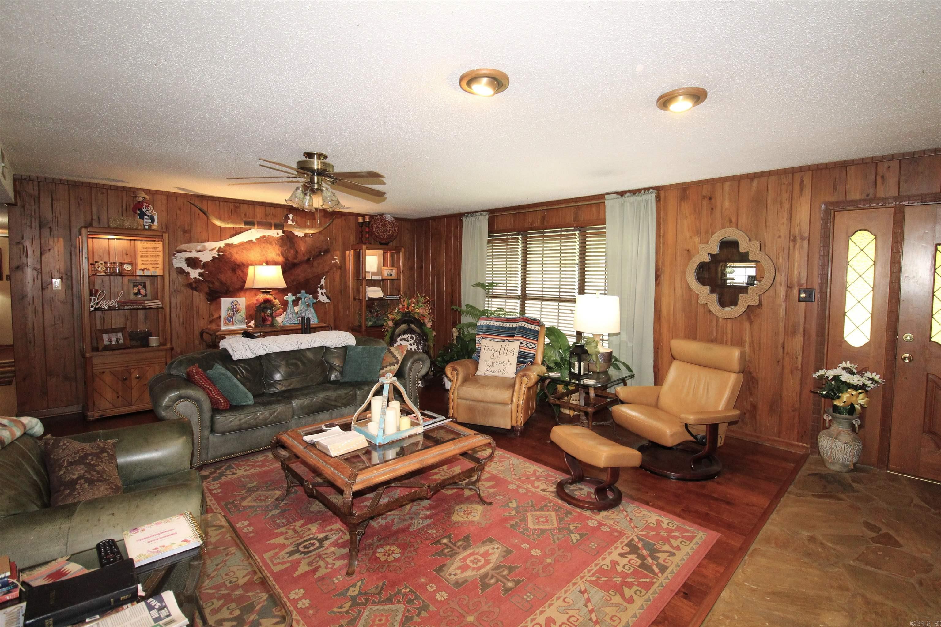 25 Sites Drive Property Photo 4