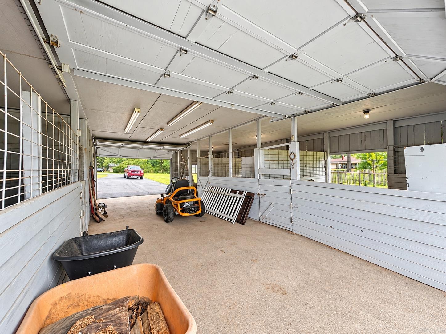25 Sites Drive Property Photo 5