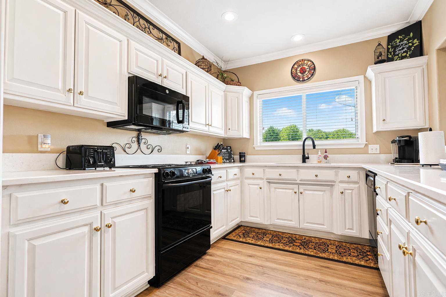 518 Amity Road H-3 Property Photo 8