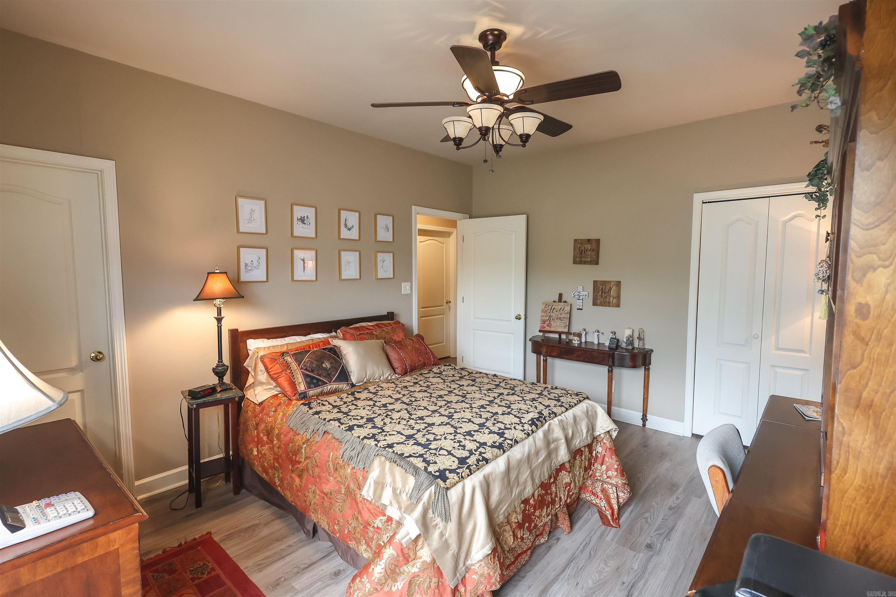 518 Amity Road H-3 Property Photo 17