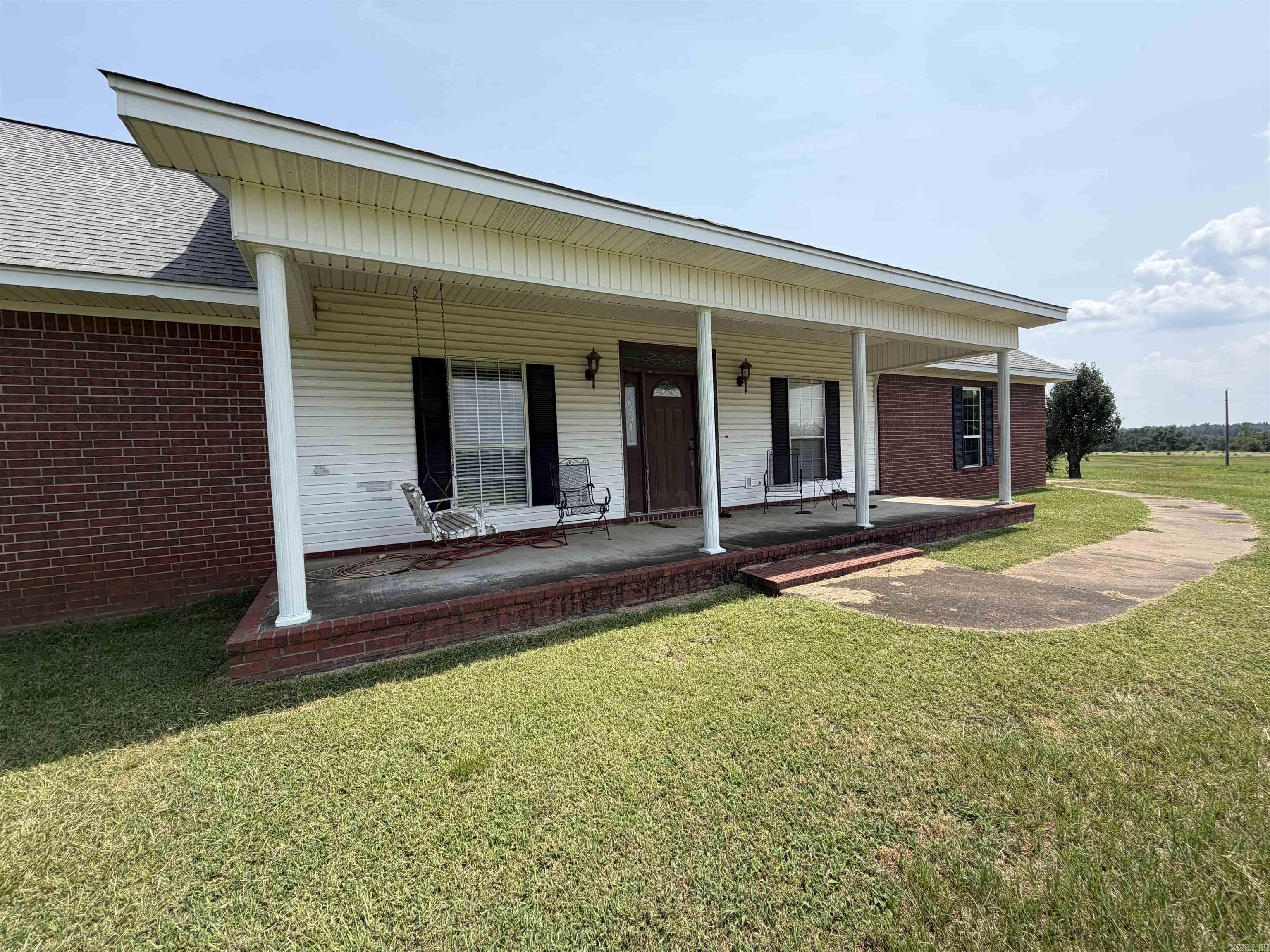 2920 Goodfellow Property Photo 3