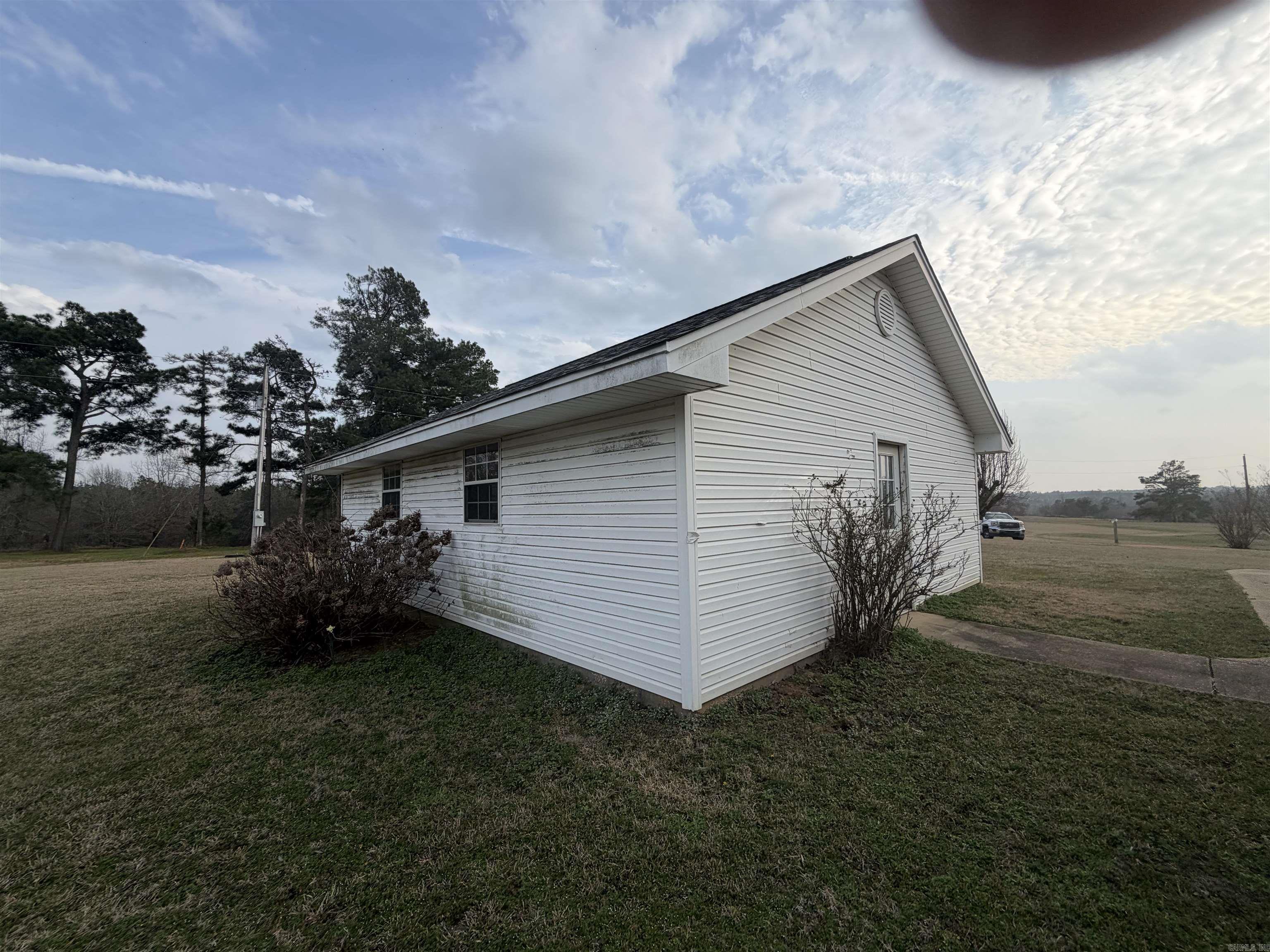 2920 Goodfellow Property Photo 8