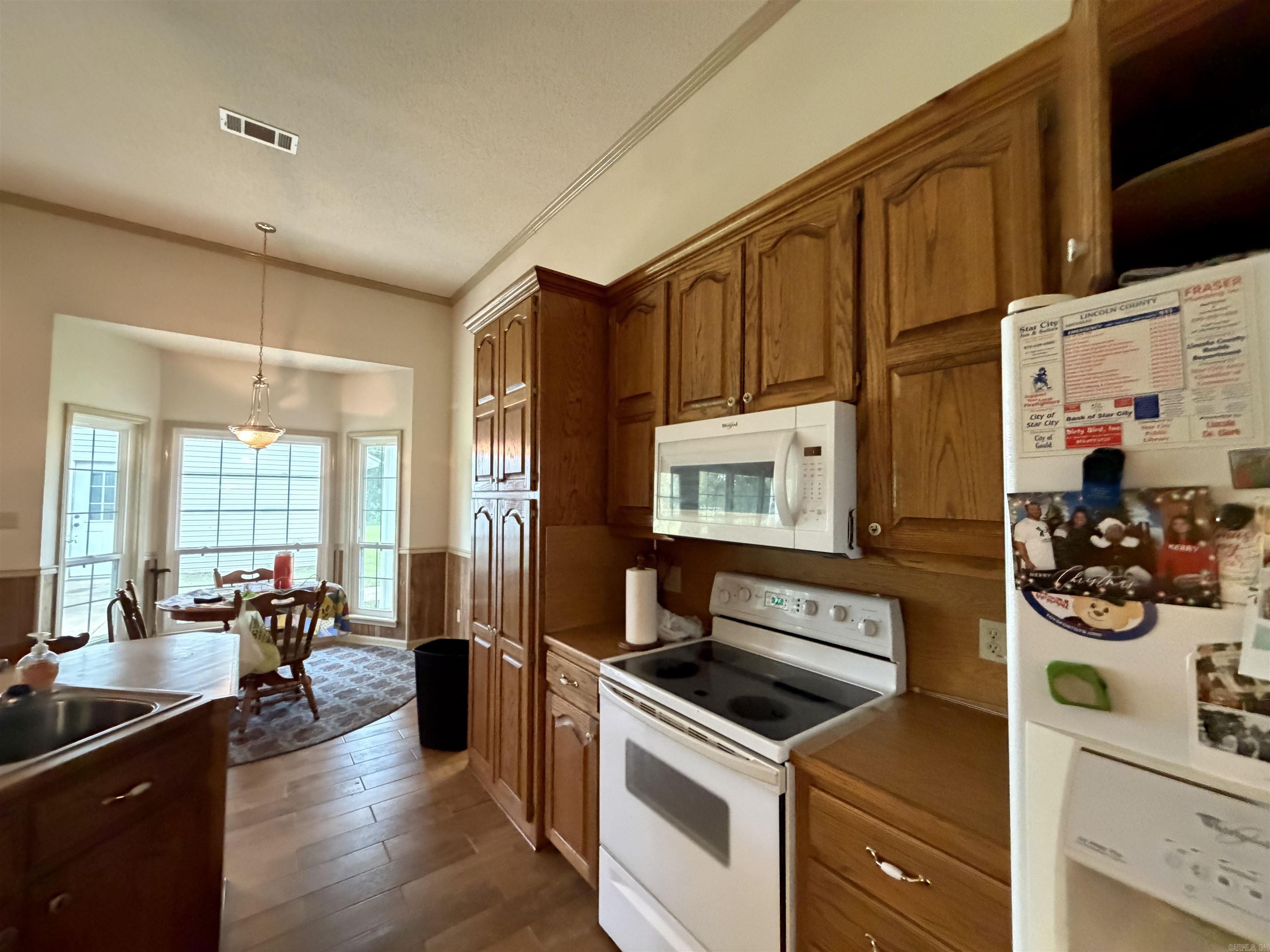 2920 Goodfellow Property Photo 11