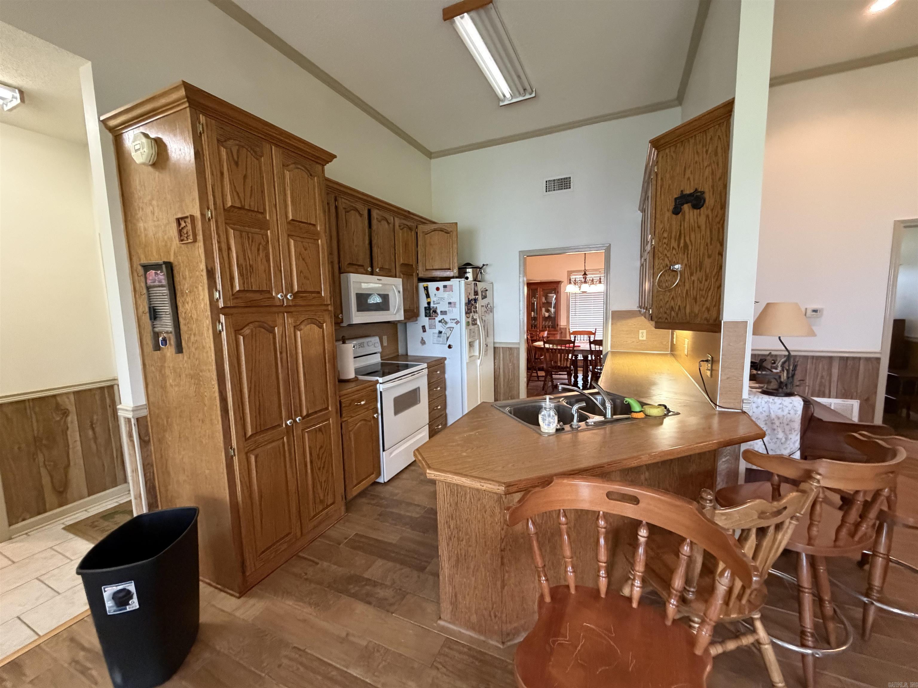 2920 Goodfellow Property Photo 13
