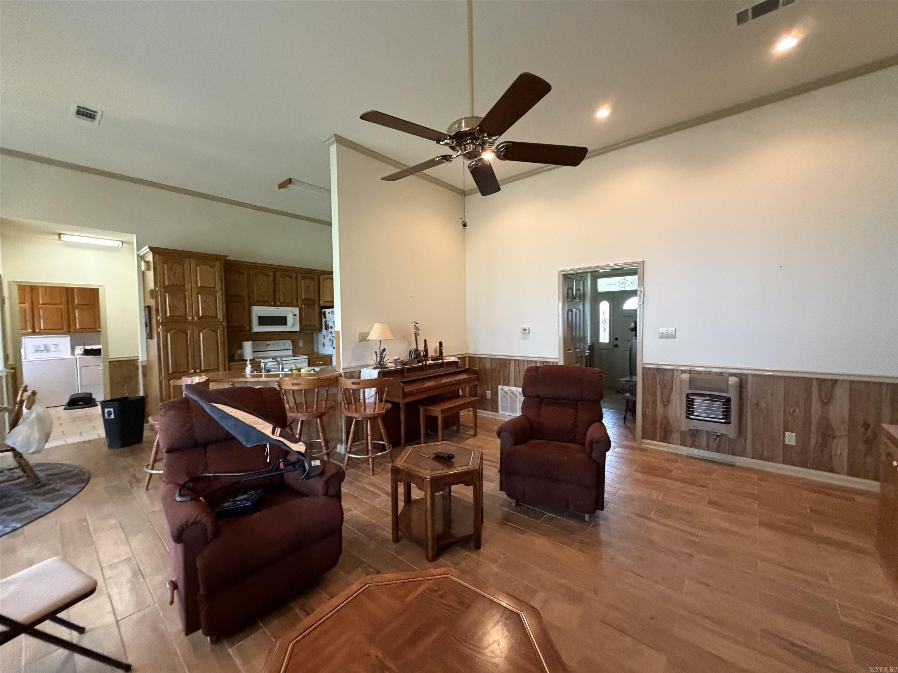 2920 Goodfellow Property Photo 17
