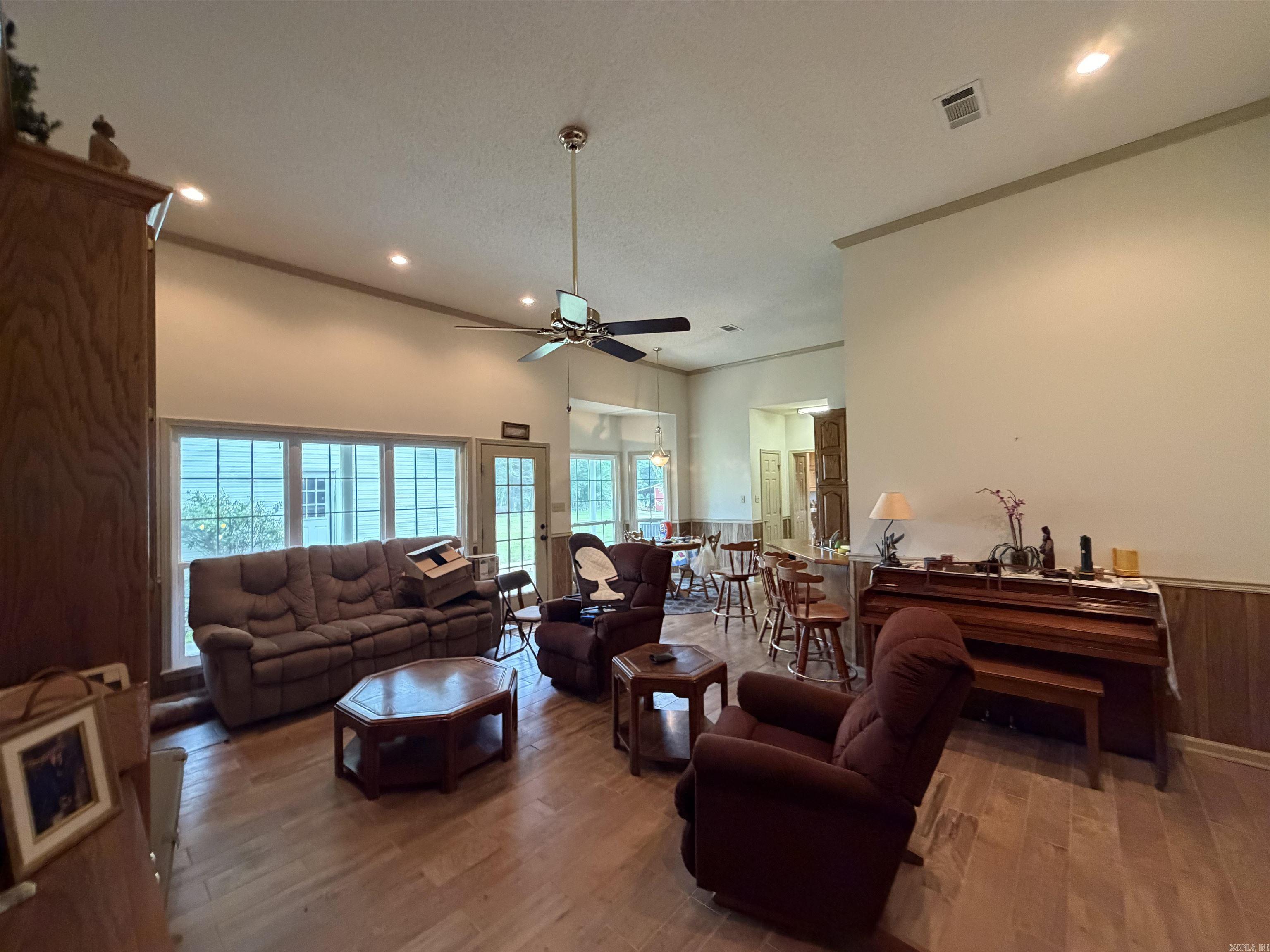 2920 Goodfellow Property Photo 28