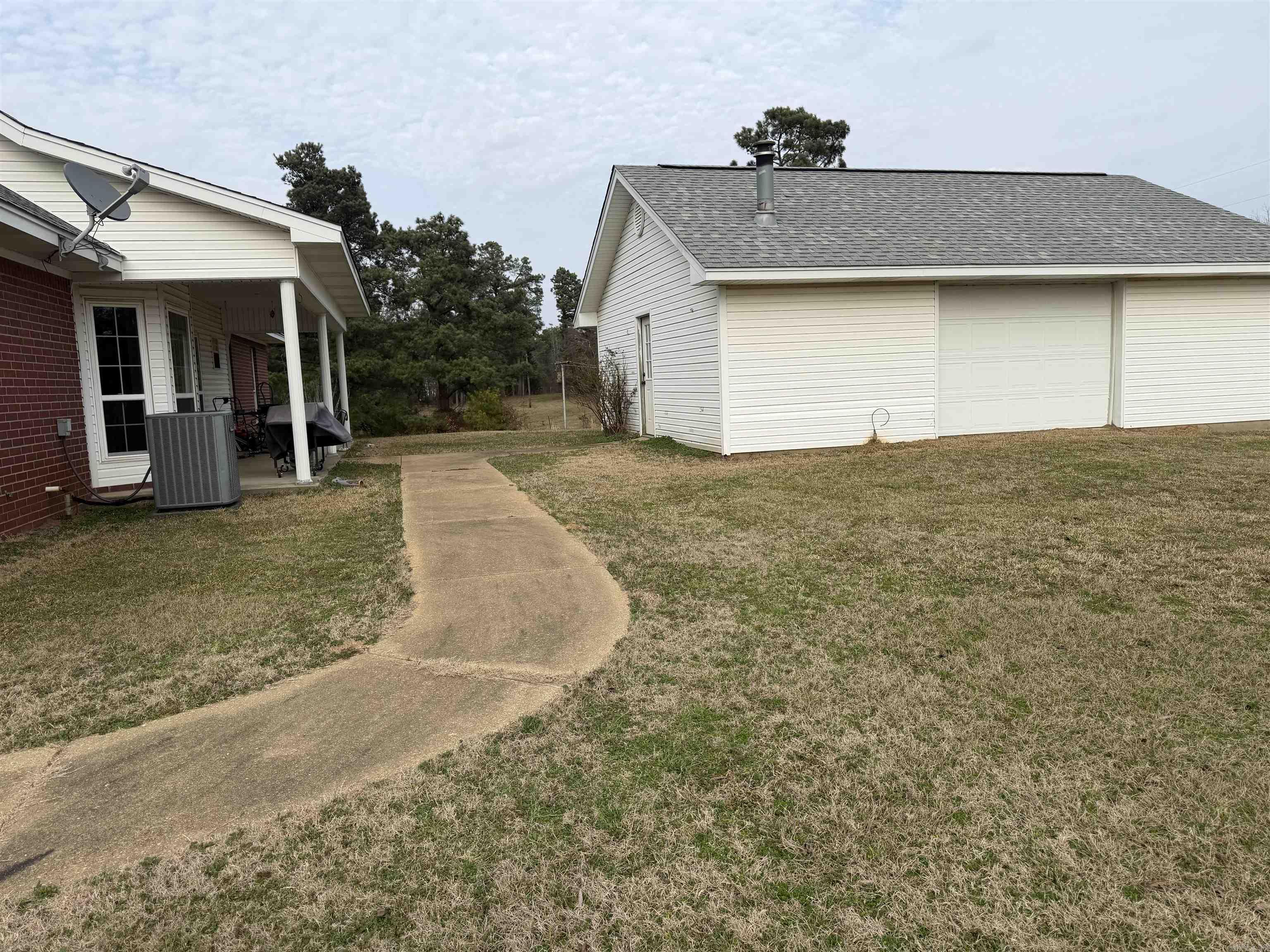 2920 Goodfellow Property Photo 37