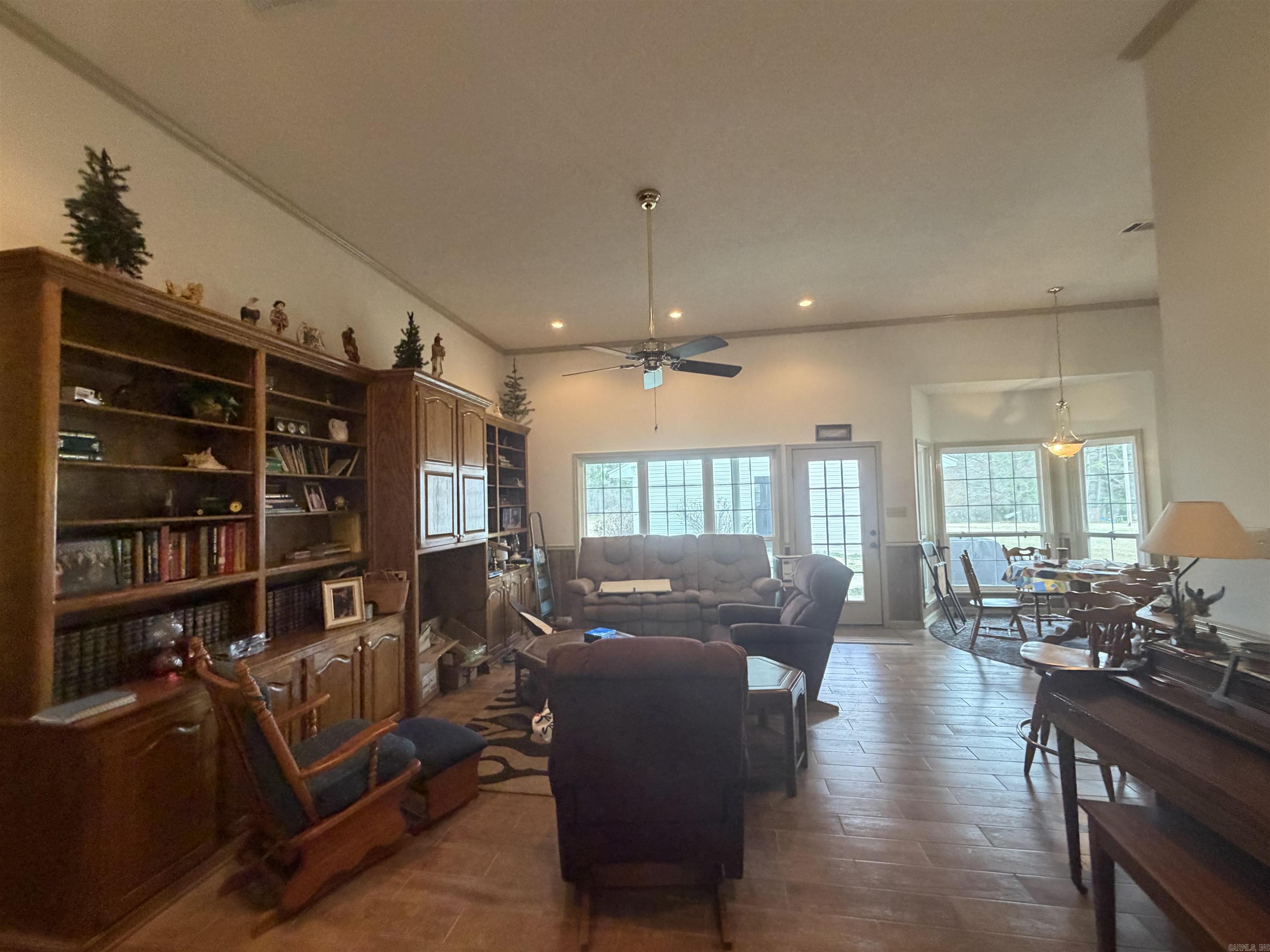 2920 Goodfellow Property Photo 42