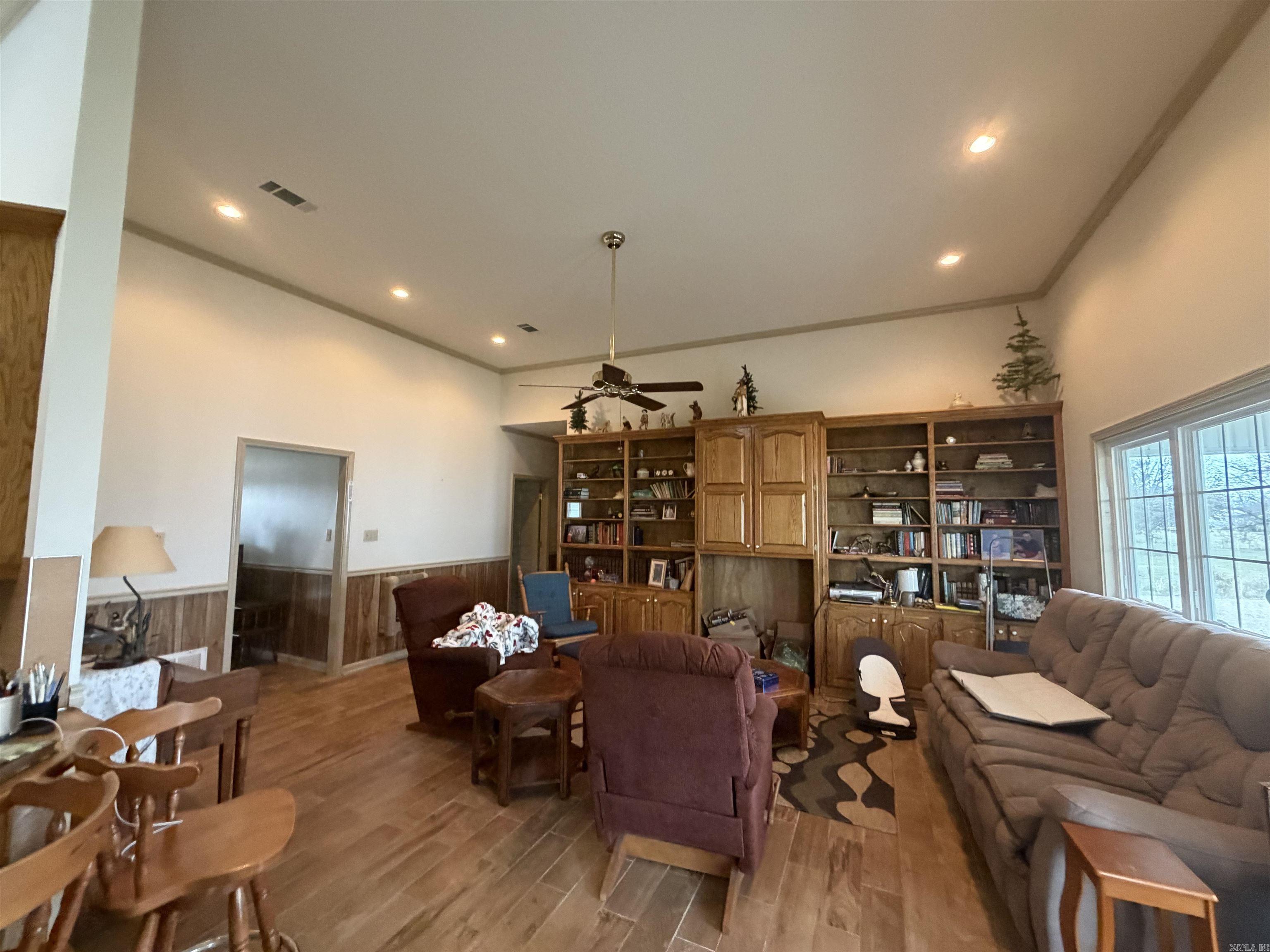 2920 Goodfellow Property Photo 43