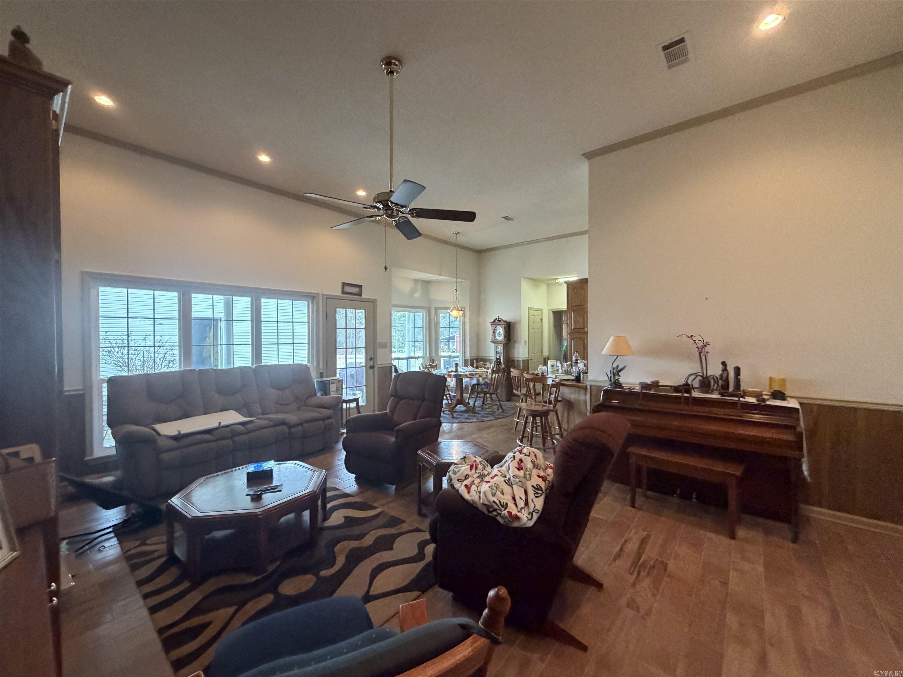 2920 Goodfellow Property Photo 44