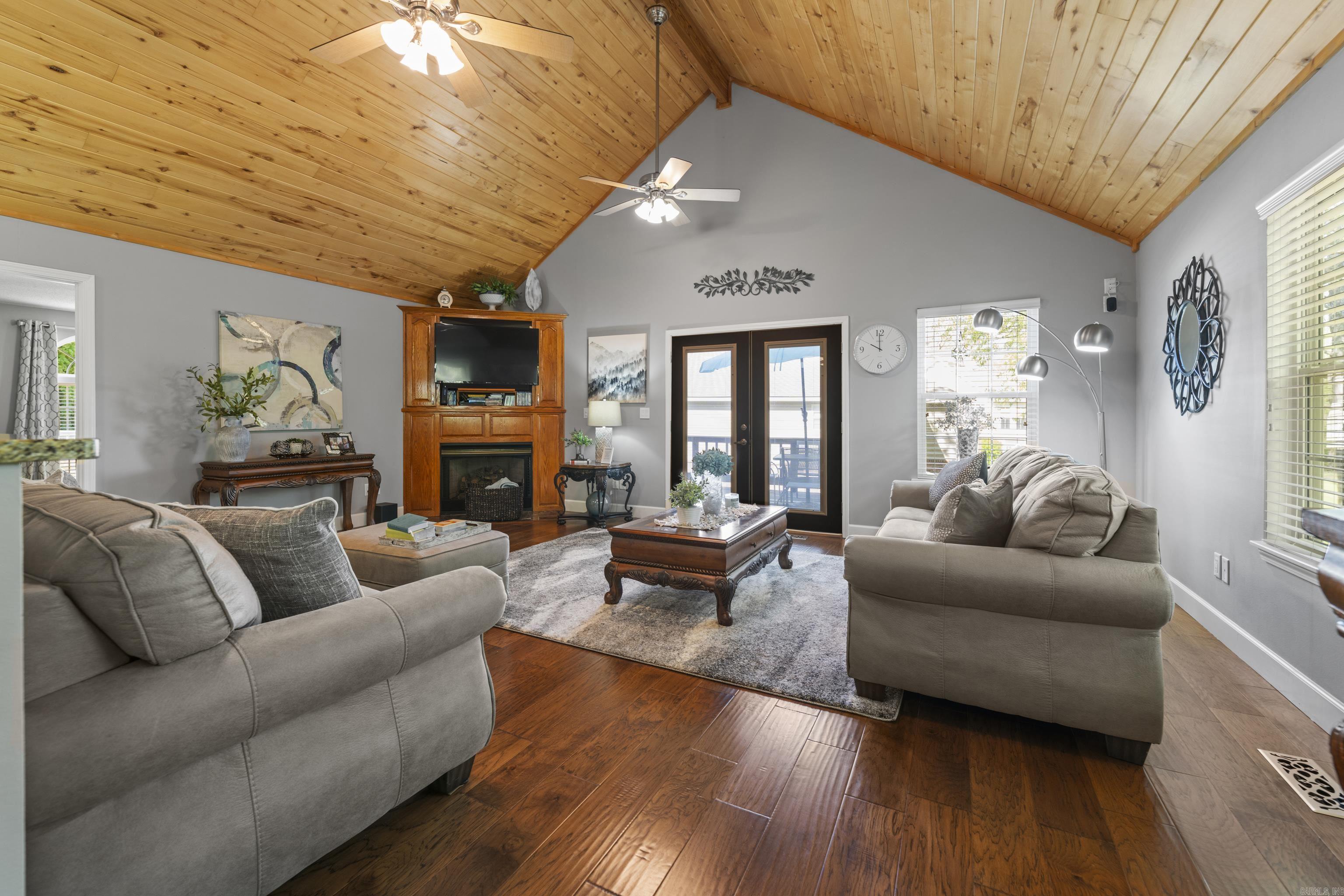 1408 Lee Place Property Photo 4
