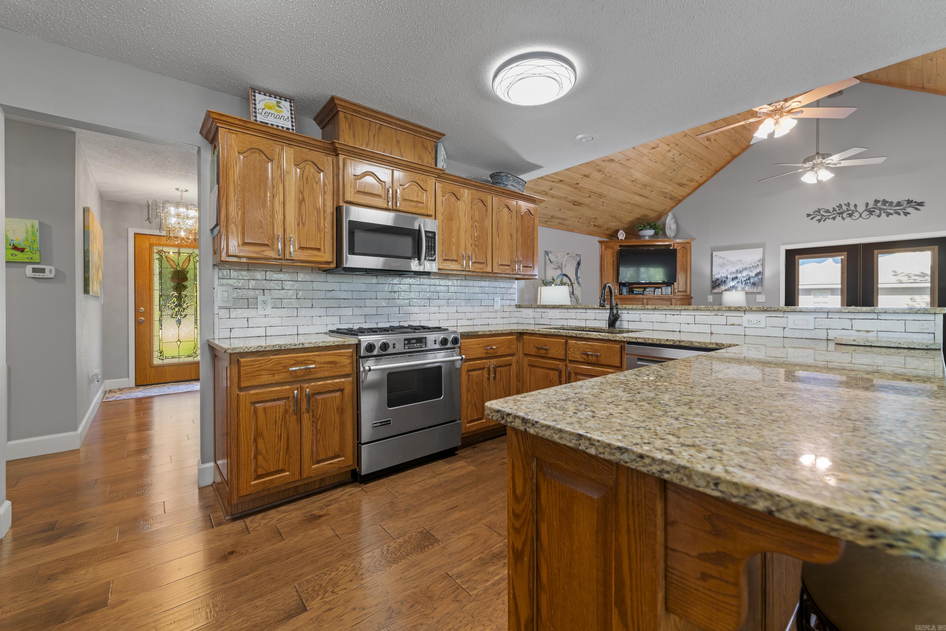 1408 Lee Place Property Photo 10