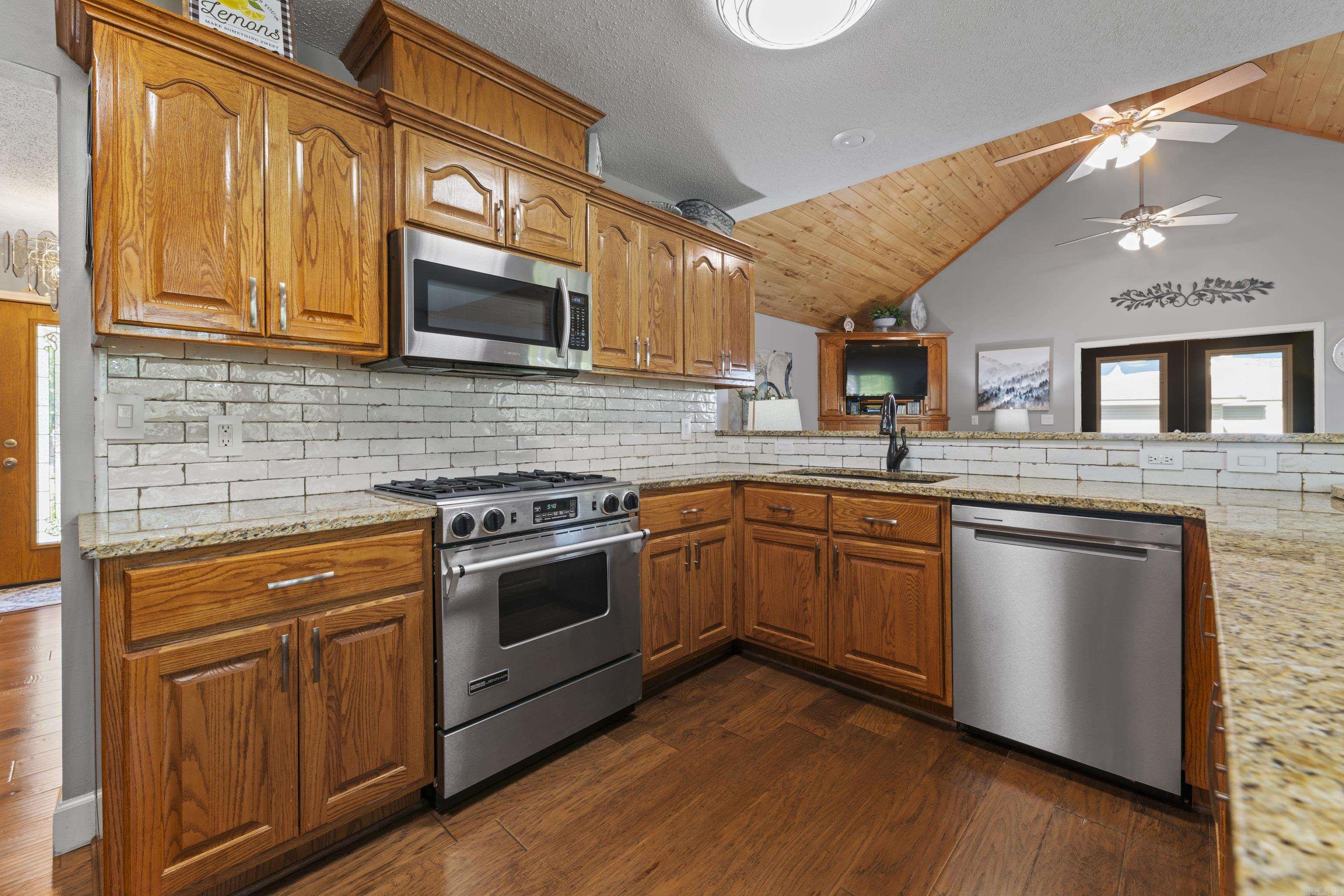 1408 Lee Place Property Photo 13