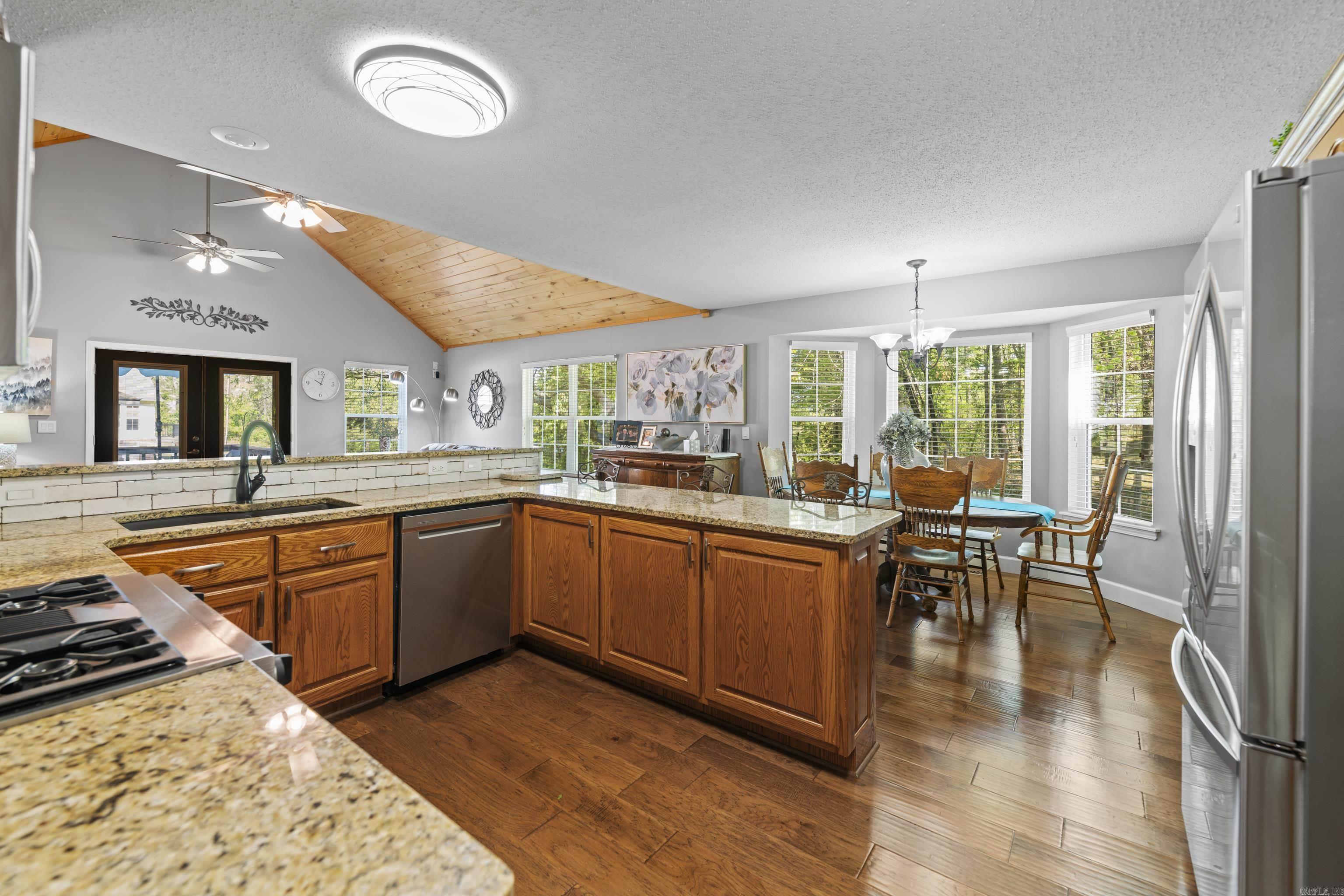 1408 Lee Place Property Photo 14
