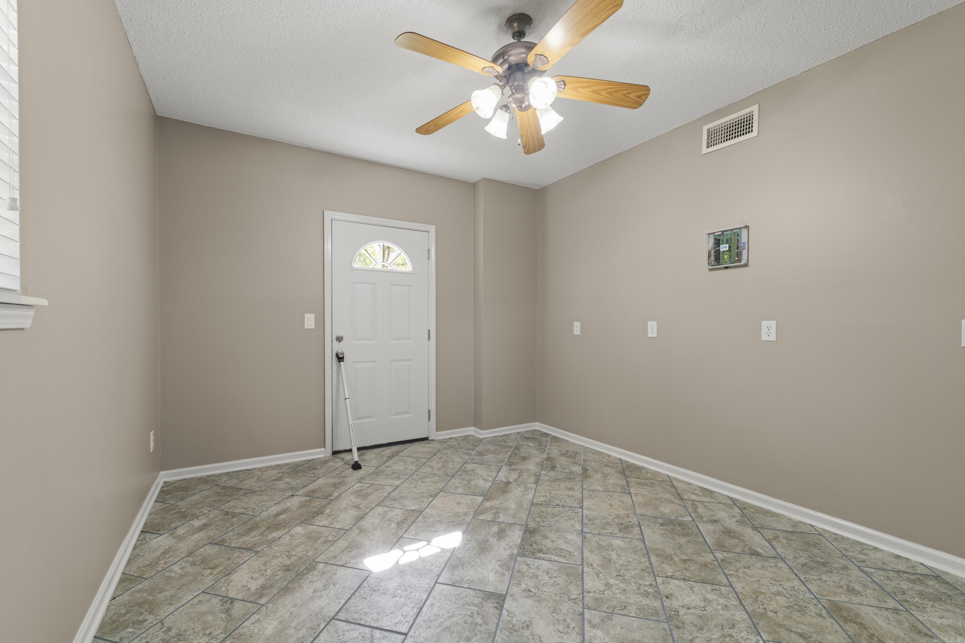 1408 Lee Place Property Photo 34