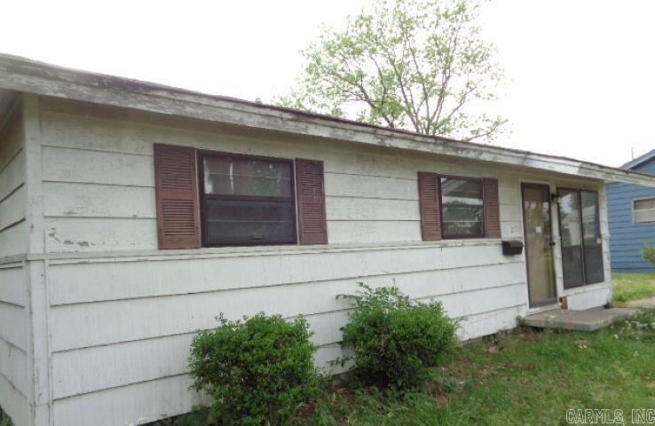 2101 Muldrow Drive Property Photo 1