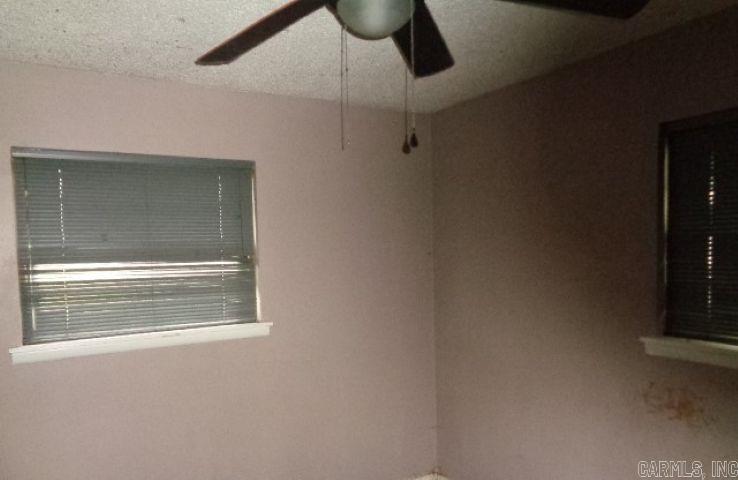 2101 Muldrow Drive Property Photo 9