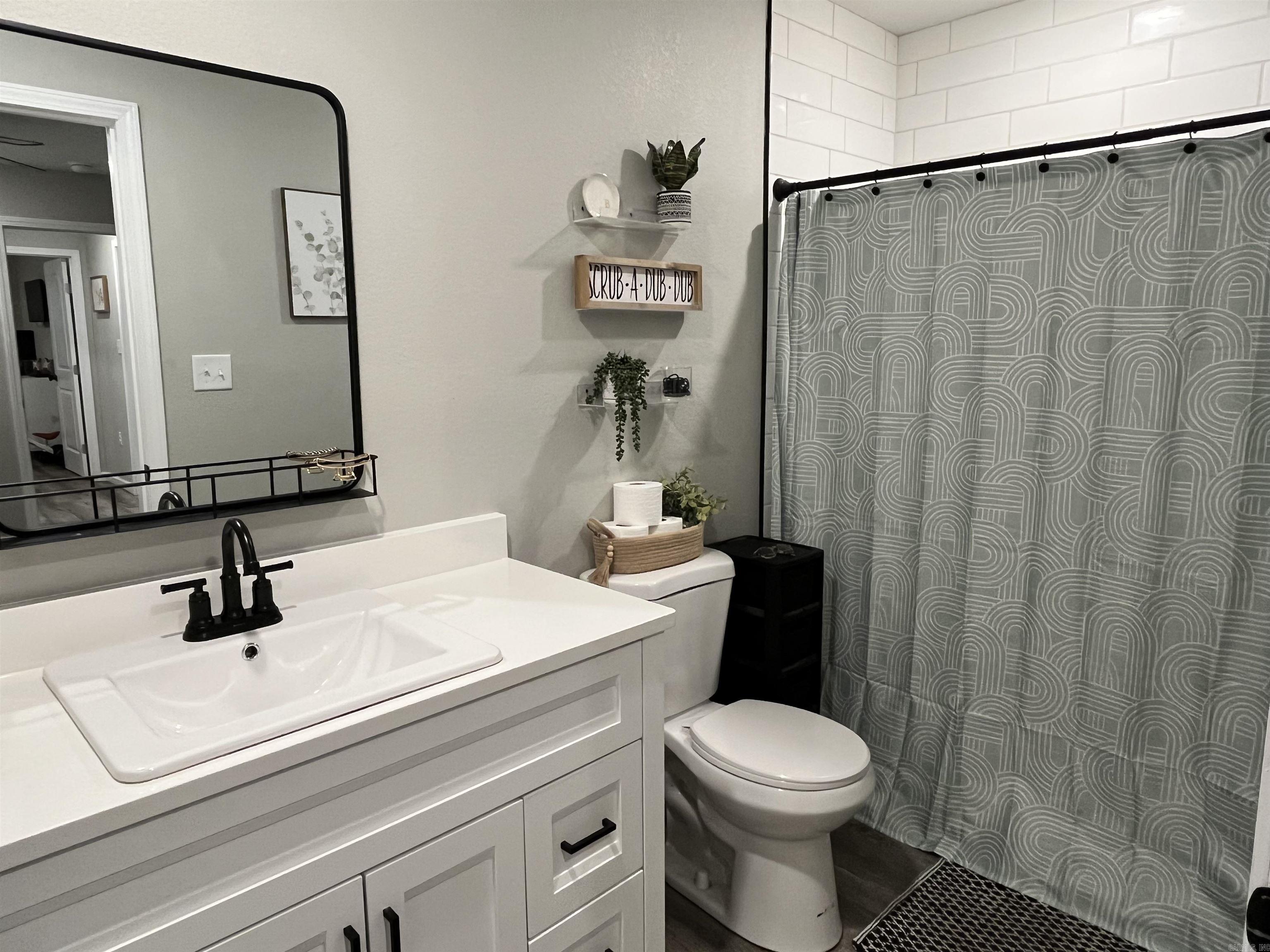 1733 Caddo Street Property Photo 13