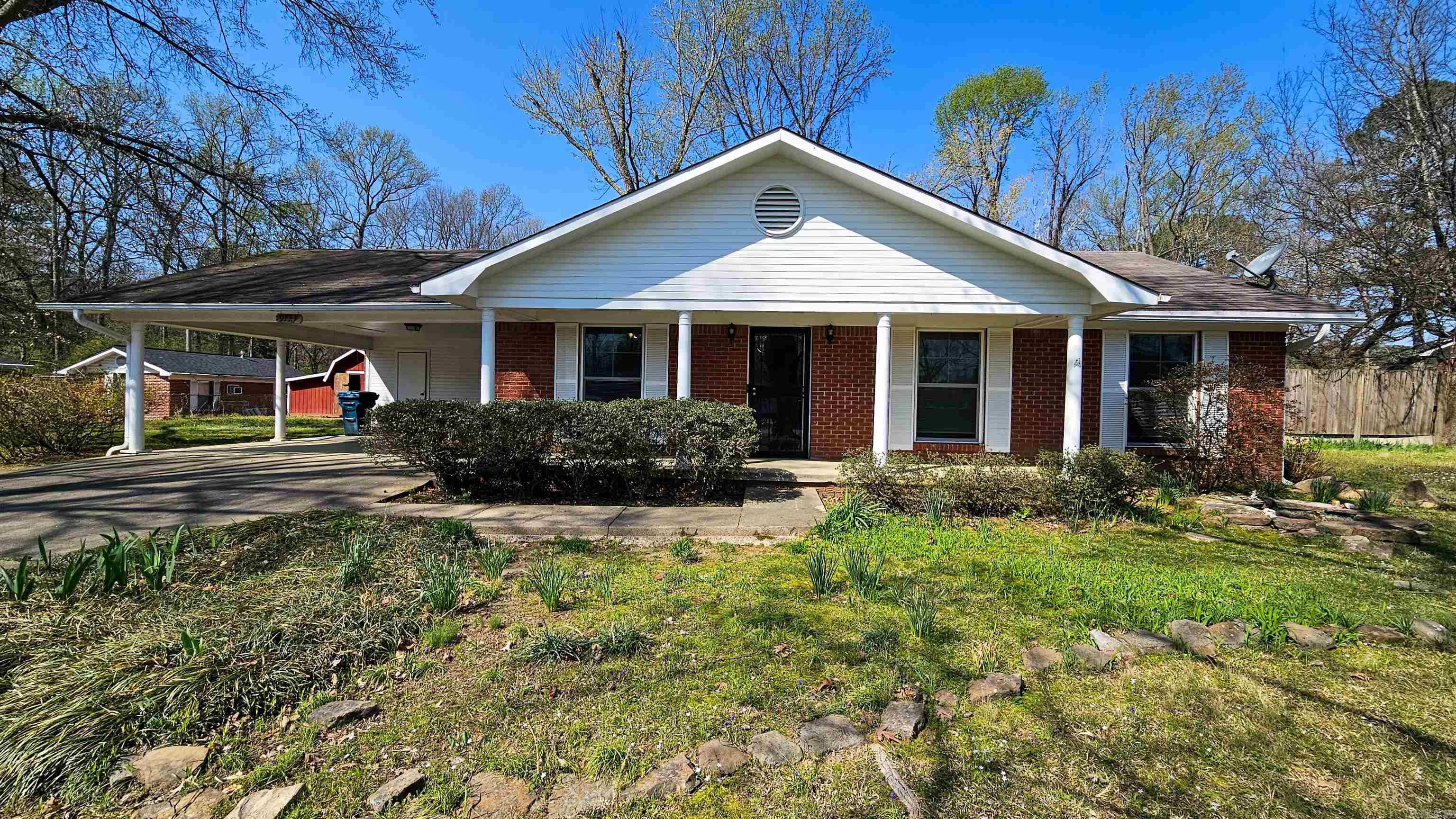 9727 Lanehart Road Property Photo 1