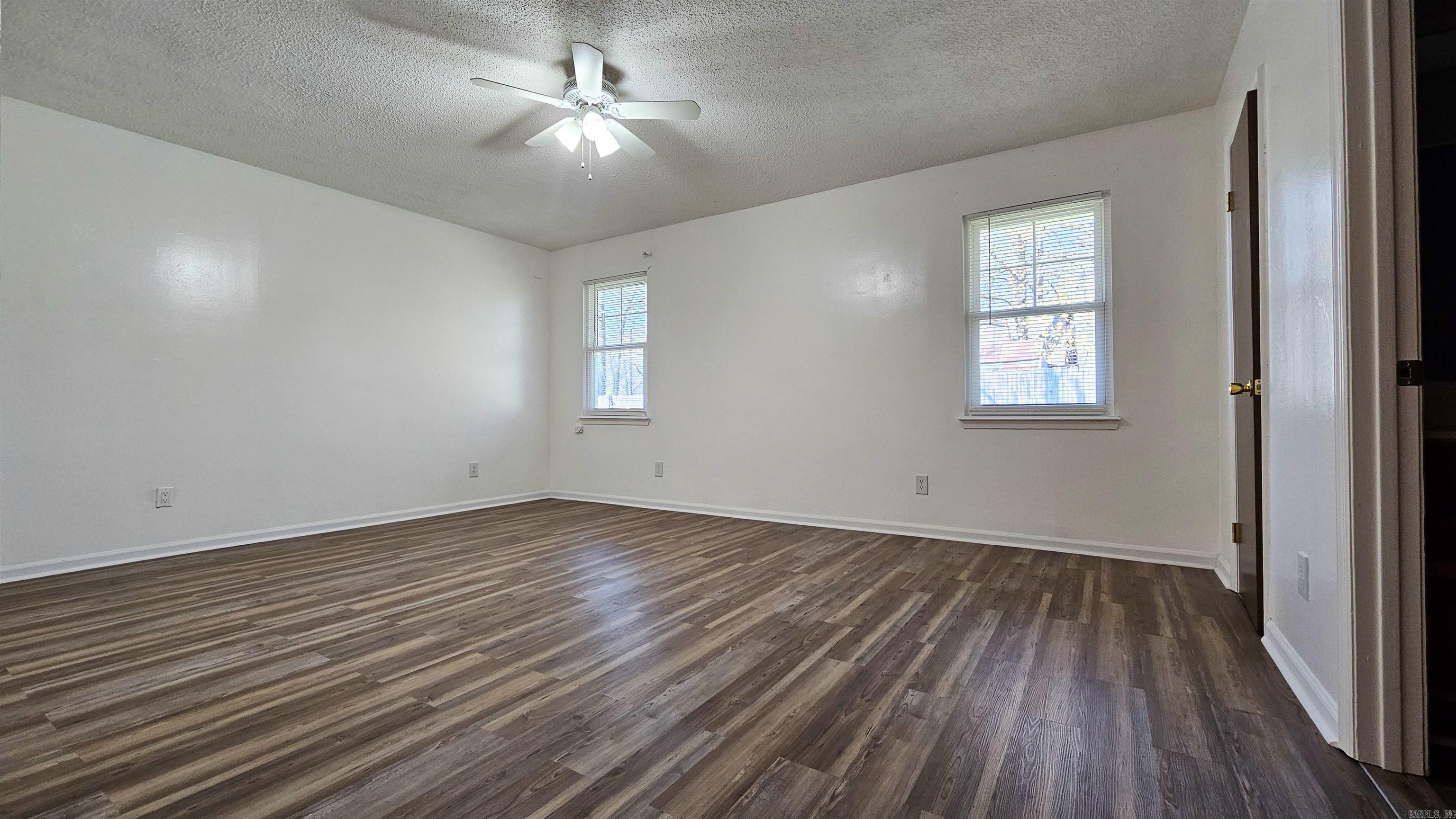 9727 Lanehart Road Property Photo 6