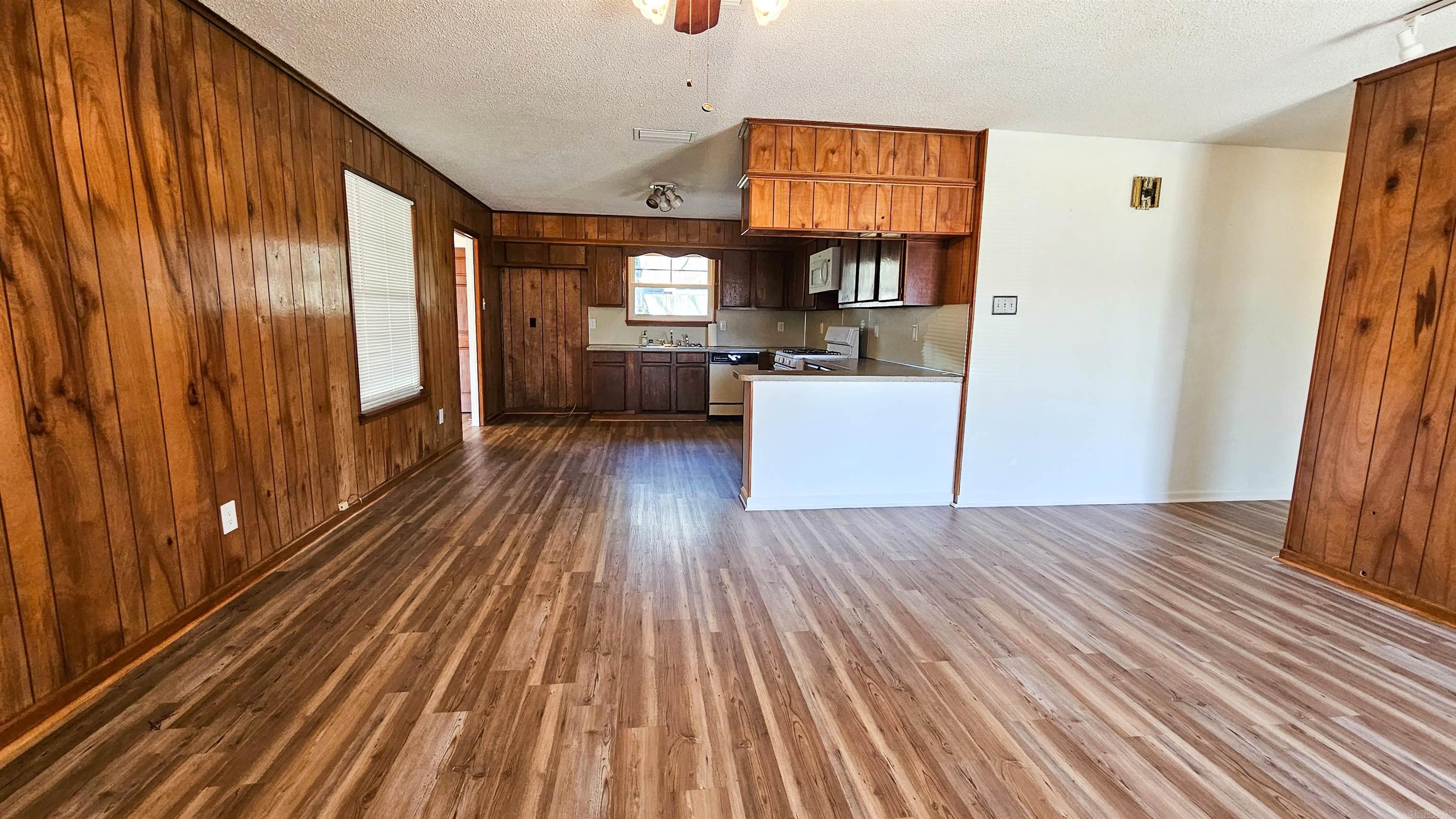 9727 Lanehart Road Property Photo 12